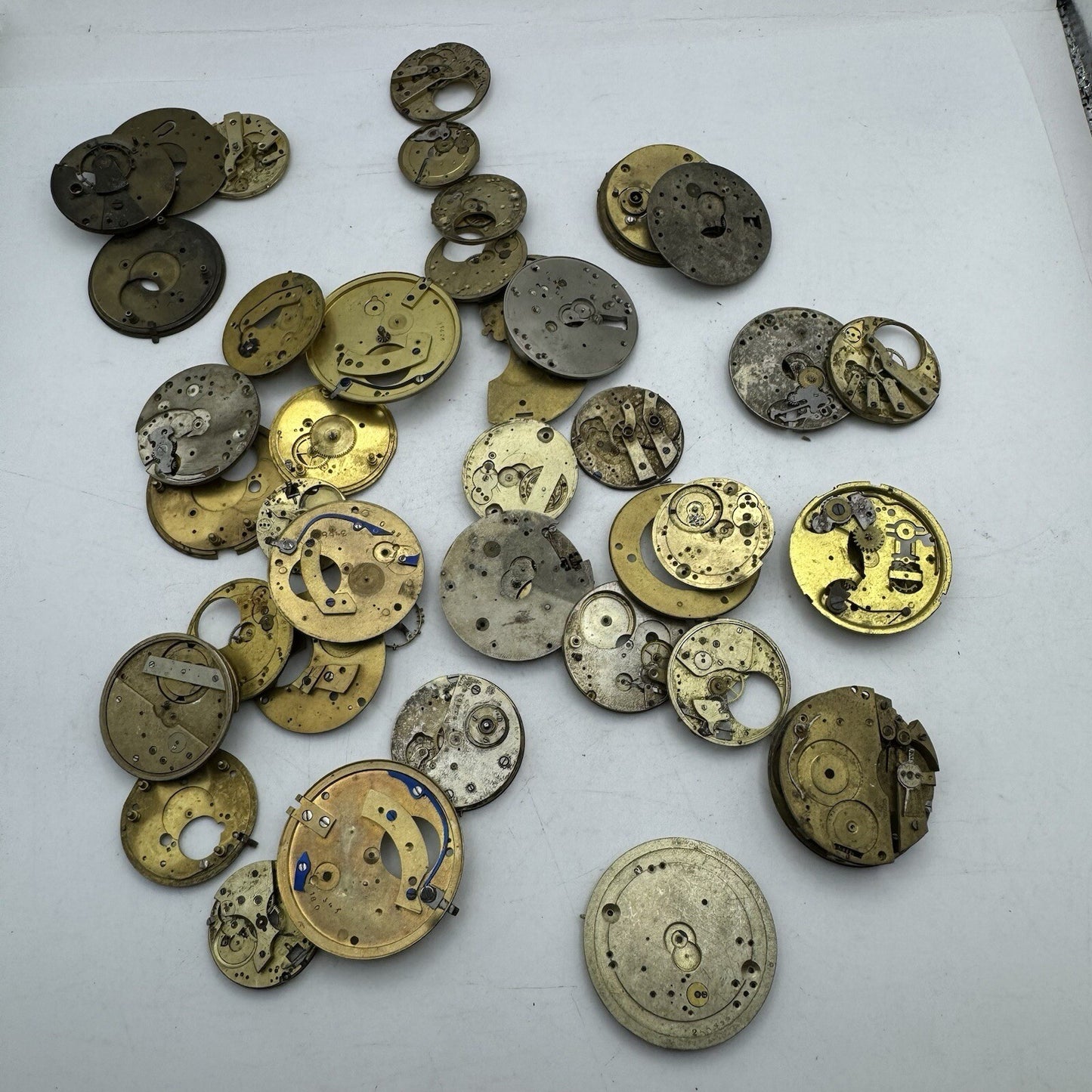 650 Grams Job Lot Of Pocket Watch Movements Parts For Spares / Repairs / Parts