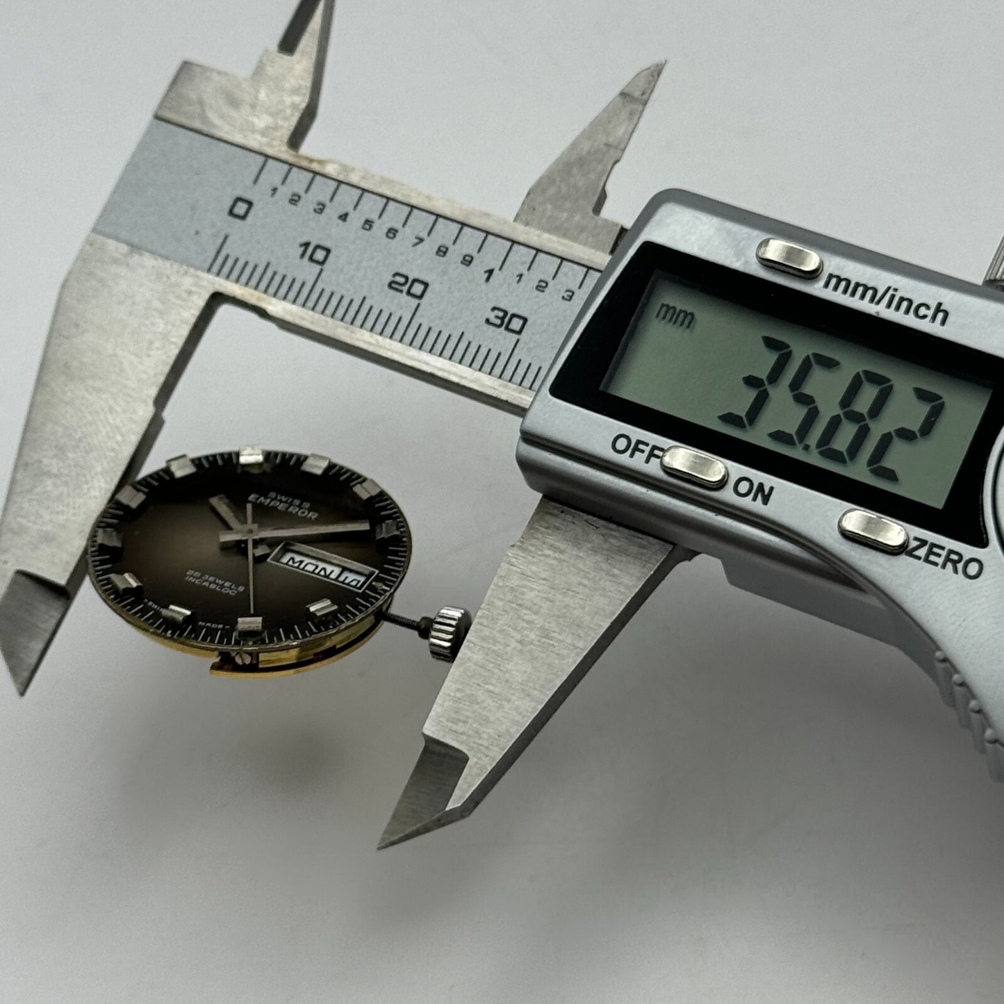 25.5mm Mens Running Swiss Emperor FHF 908 Automatic Watch Movement Vintage PARTS