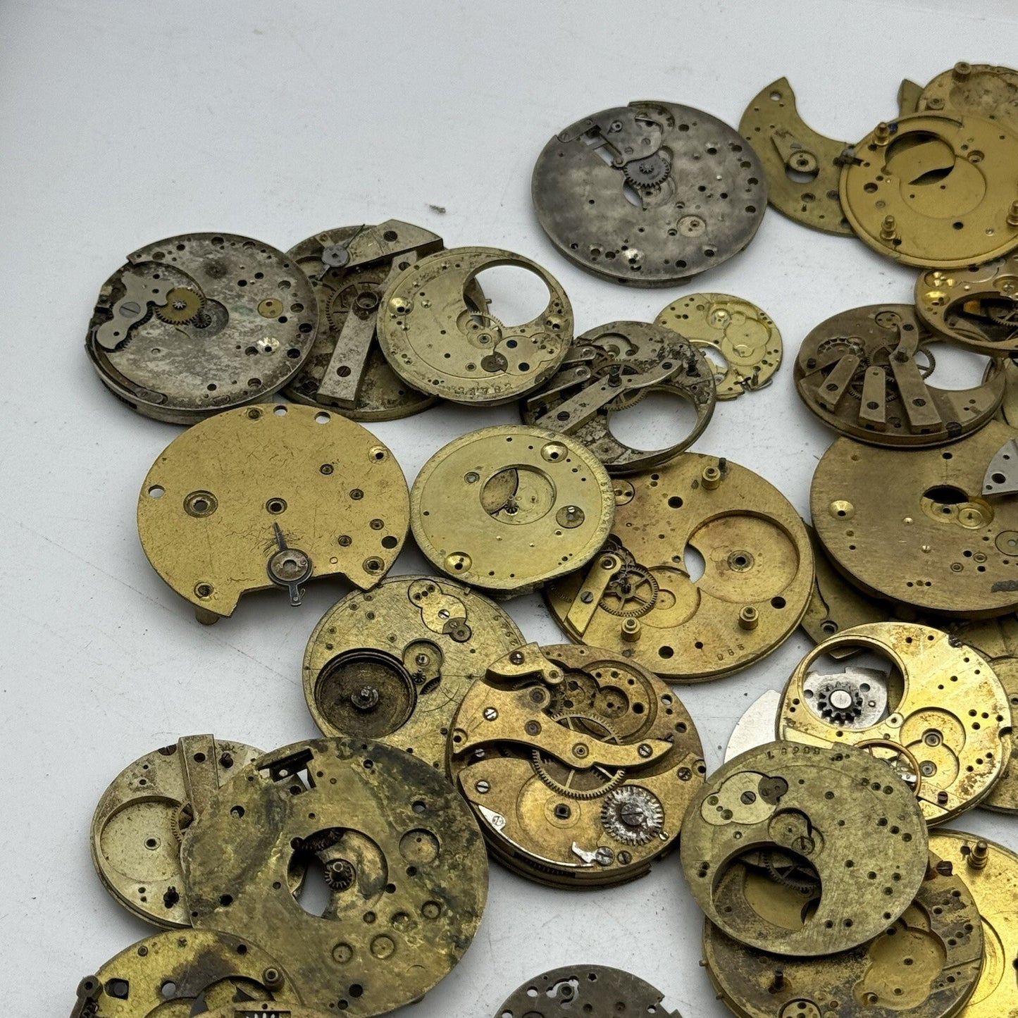 770 Grams Job Lot Of Pocket Watch Movements Parts For Spares / Repairs / Parts