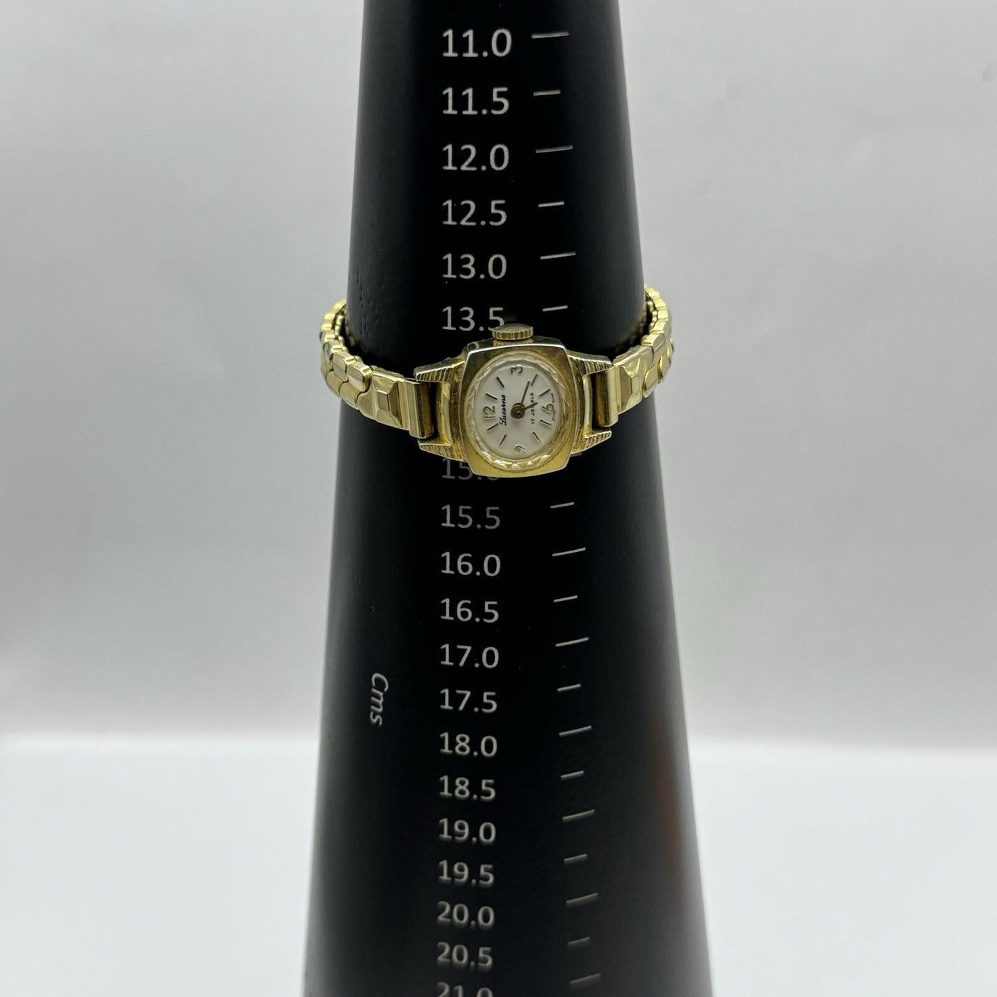 17mm WORKING Vintage Ladies Lucerne Manual Wind Expandable Cal 5001 Mvt Watch