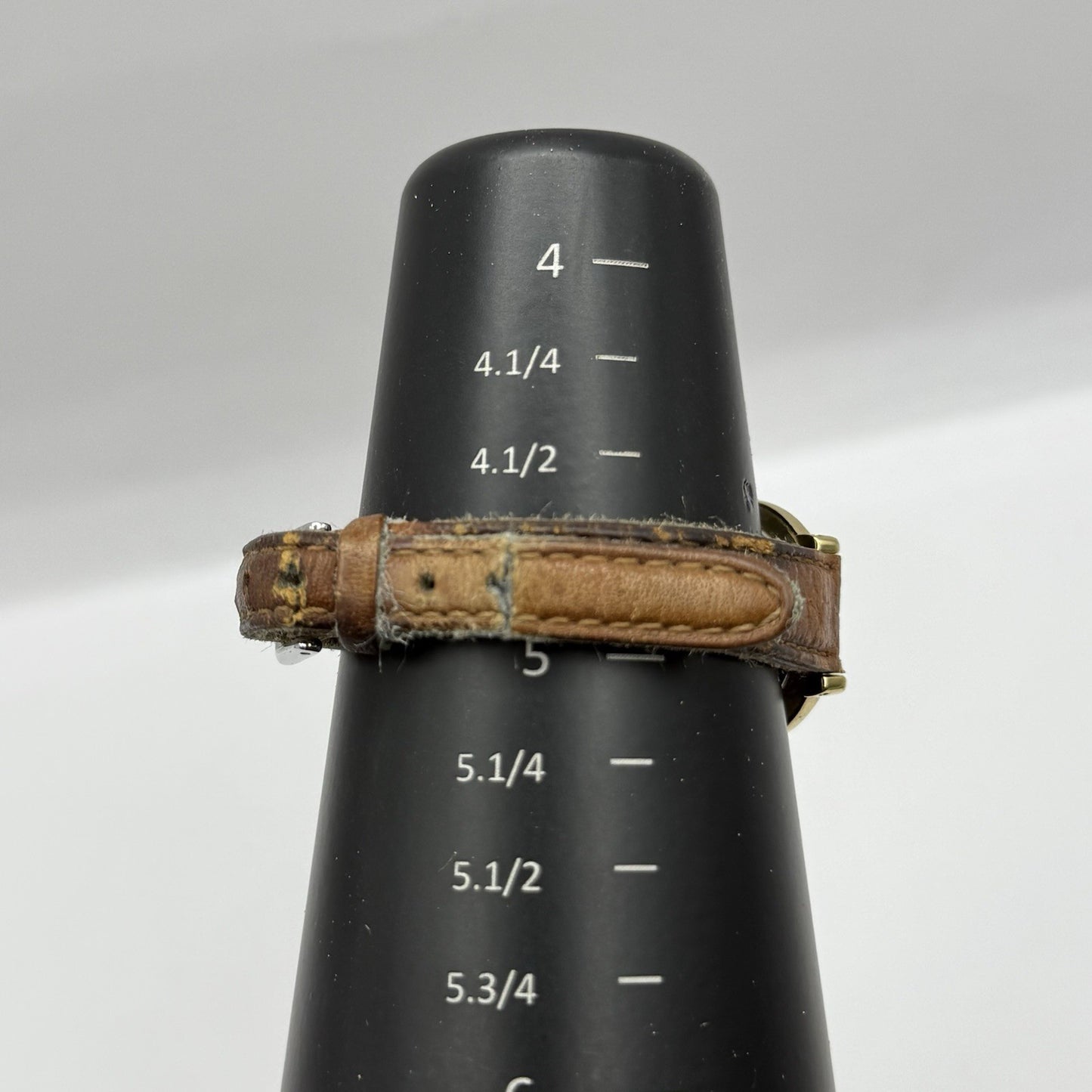 23mm Working Ladies Vintage Courreges Paris V401-0700 White Dial Quartz Watch