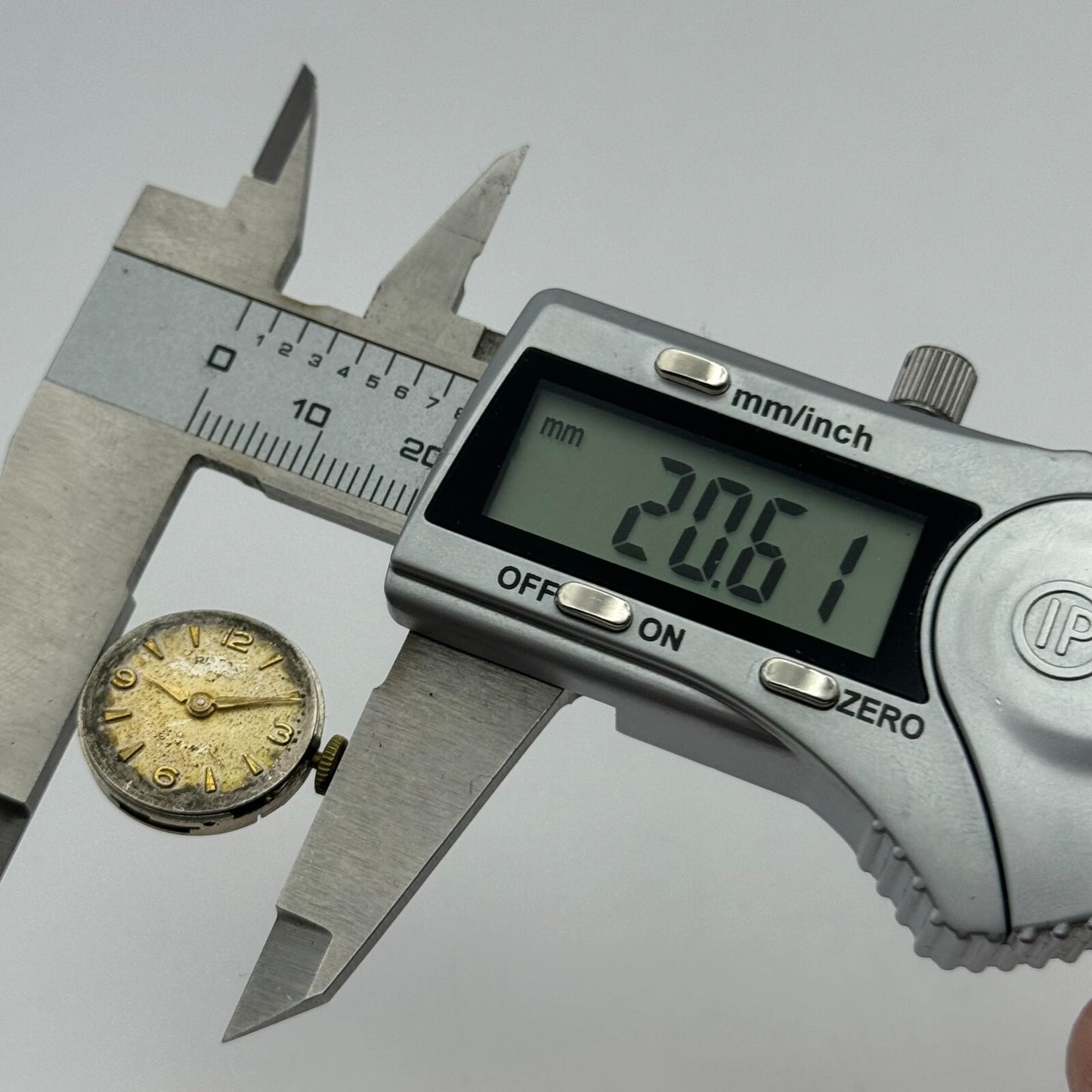 18.5mm Rotary Ladies AS Manual Wind Swiss 15 Jewels Watch Movement Vintage PARTS