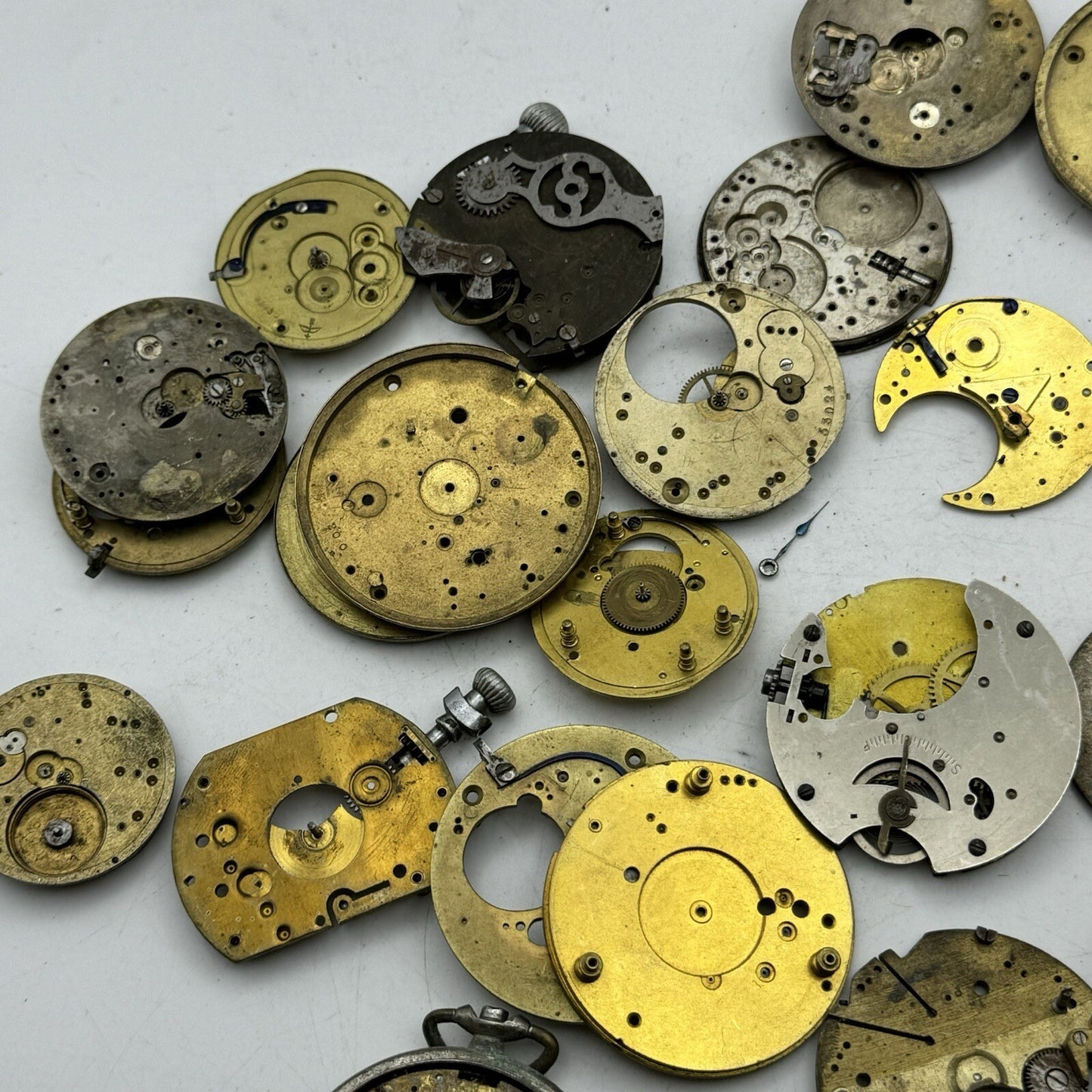 510 Grams Job Lot Of Pocket Watch Movements Parts For Spares / Repairs / Parts