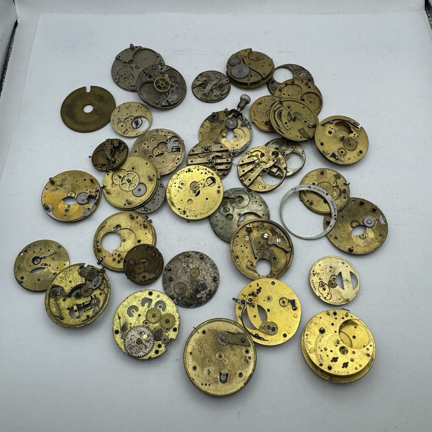 630 Grams Job Lot Of Pocket Watch Movements Parts For Spares / Repairs / Parts