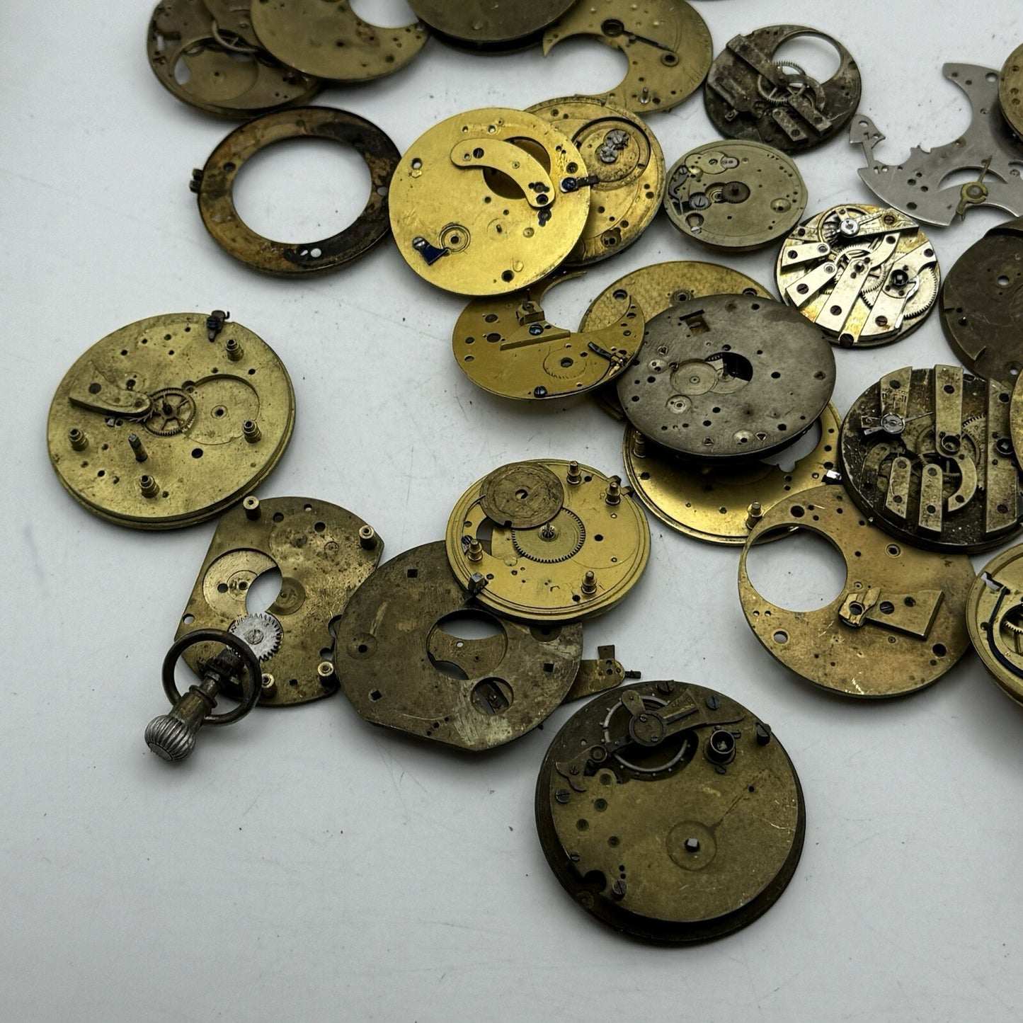 550 Grams Job Lot Of Pocket Watch Movements Parts For Spares / Repairs / Parts