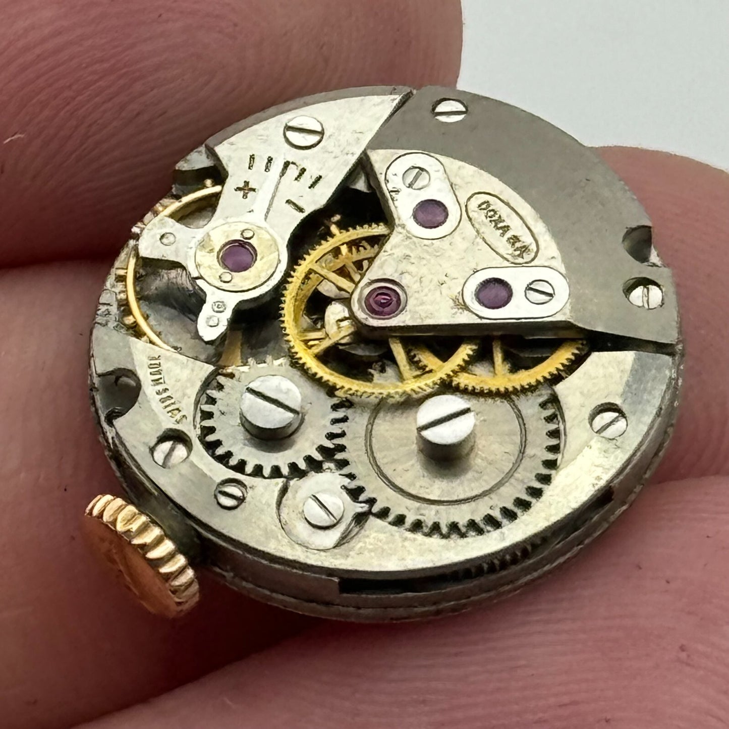 19.6mm Doxa Cal 137 8 3/4 Manual Wind Watch Movement Swiss Made Vintage PARTS