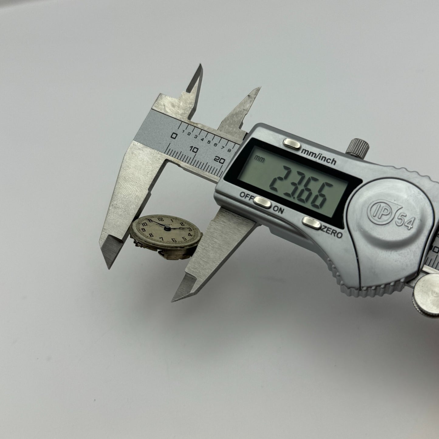 23.6mm Buren Dawsons LTD Dunedin Manual Wind Watch Movement Swiss Vintage PARTS