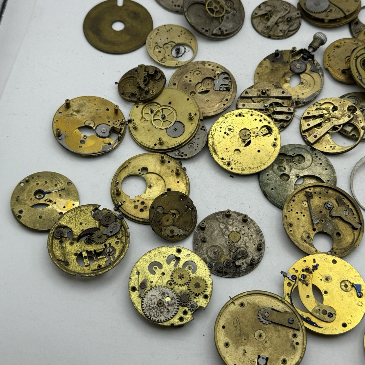 630 Grams Job Lot Of Pocket Watch Movements Parts For Spares / Repairs / Parts