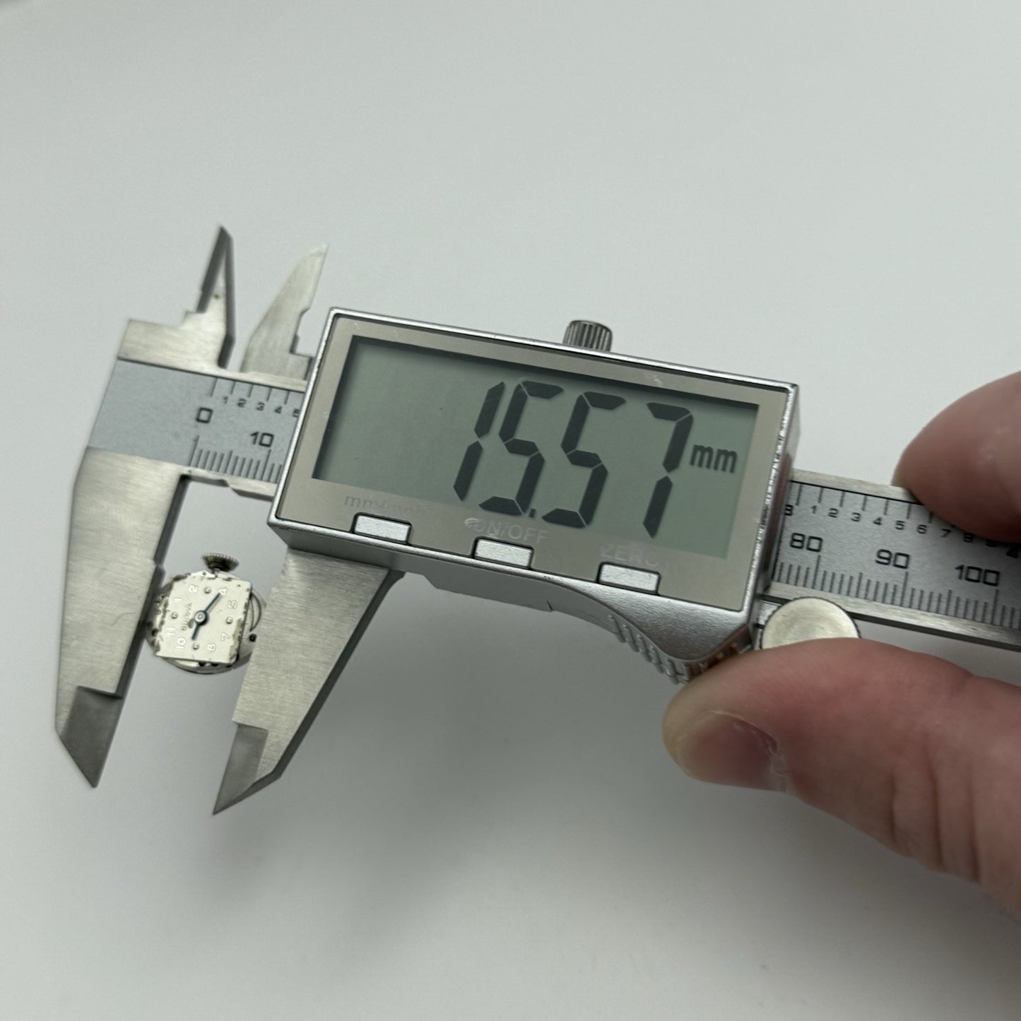 13.1mm Vintage Ladies Bulova 5AD Manual Wind Swiss Watch Movement PARTS REPAIR