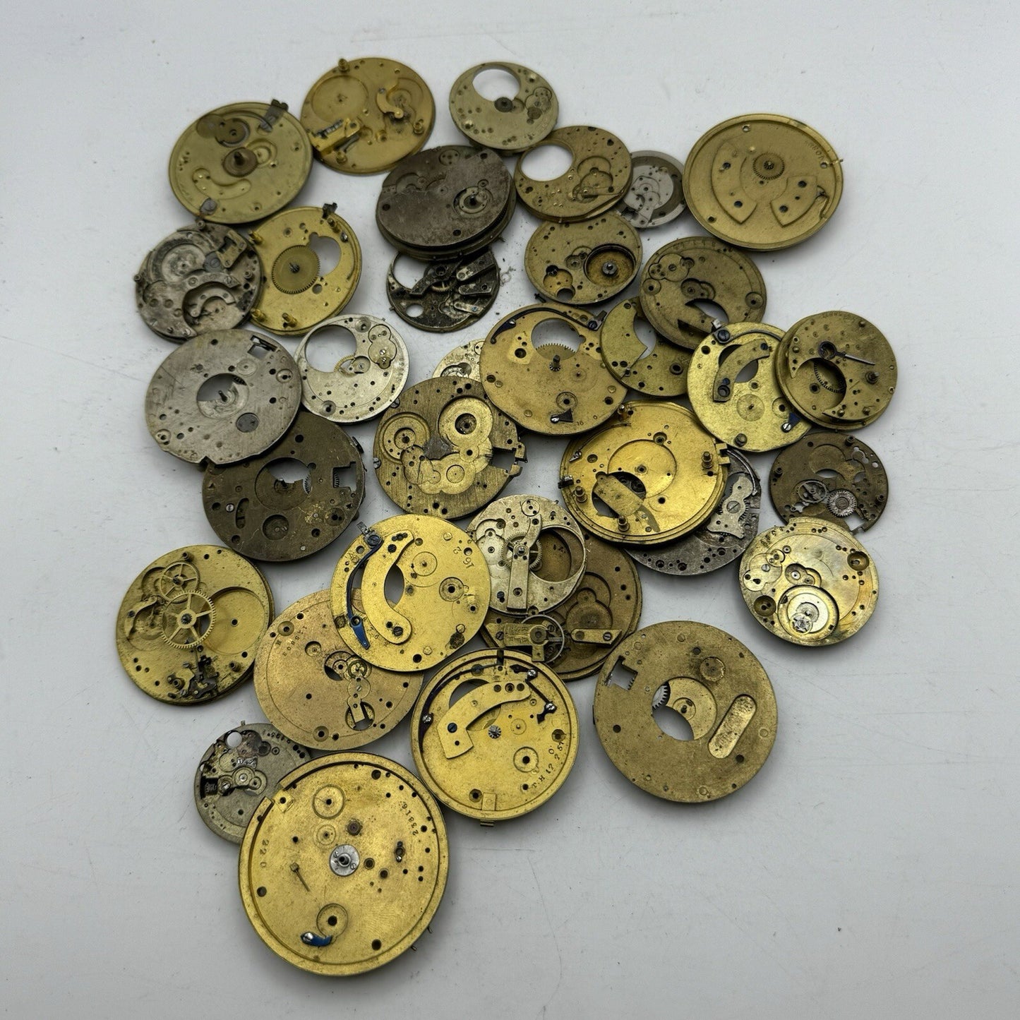 570 Grams Job Lot Of Pocket Watch Movements Parts For Spares / Repairs / Parts