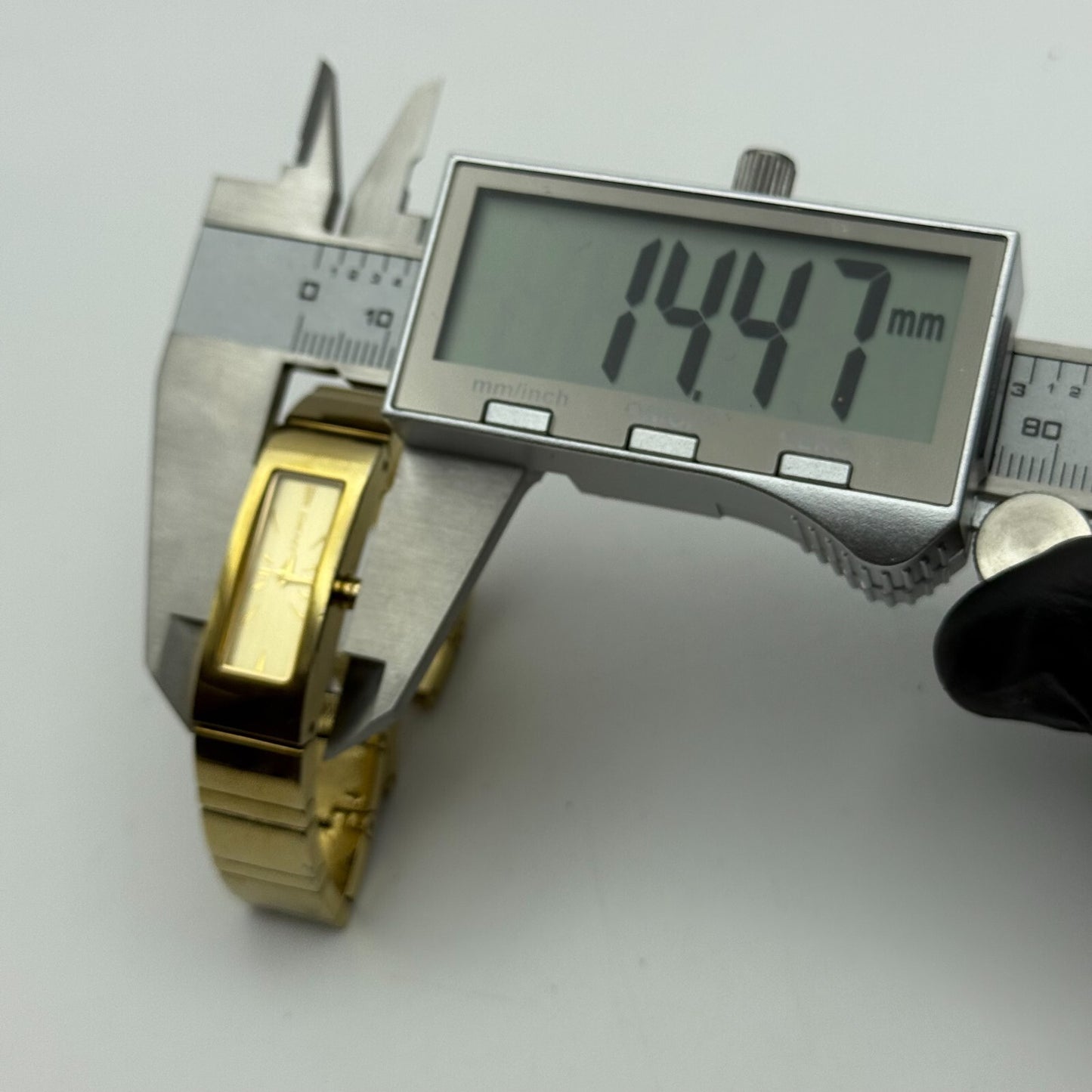 12mm Working Ladies Gold Plated DKNY NY-3814 Quartz Rectangle Watch 5.5 Inches