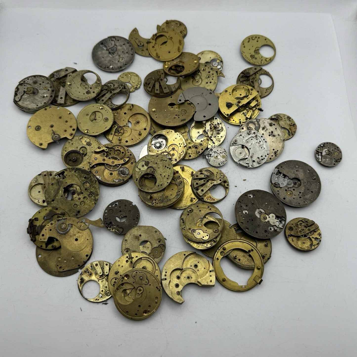770 Grams Job Lot Of Pocket Watch Movements Parts For Spares / Repairs / Parts