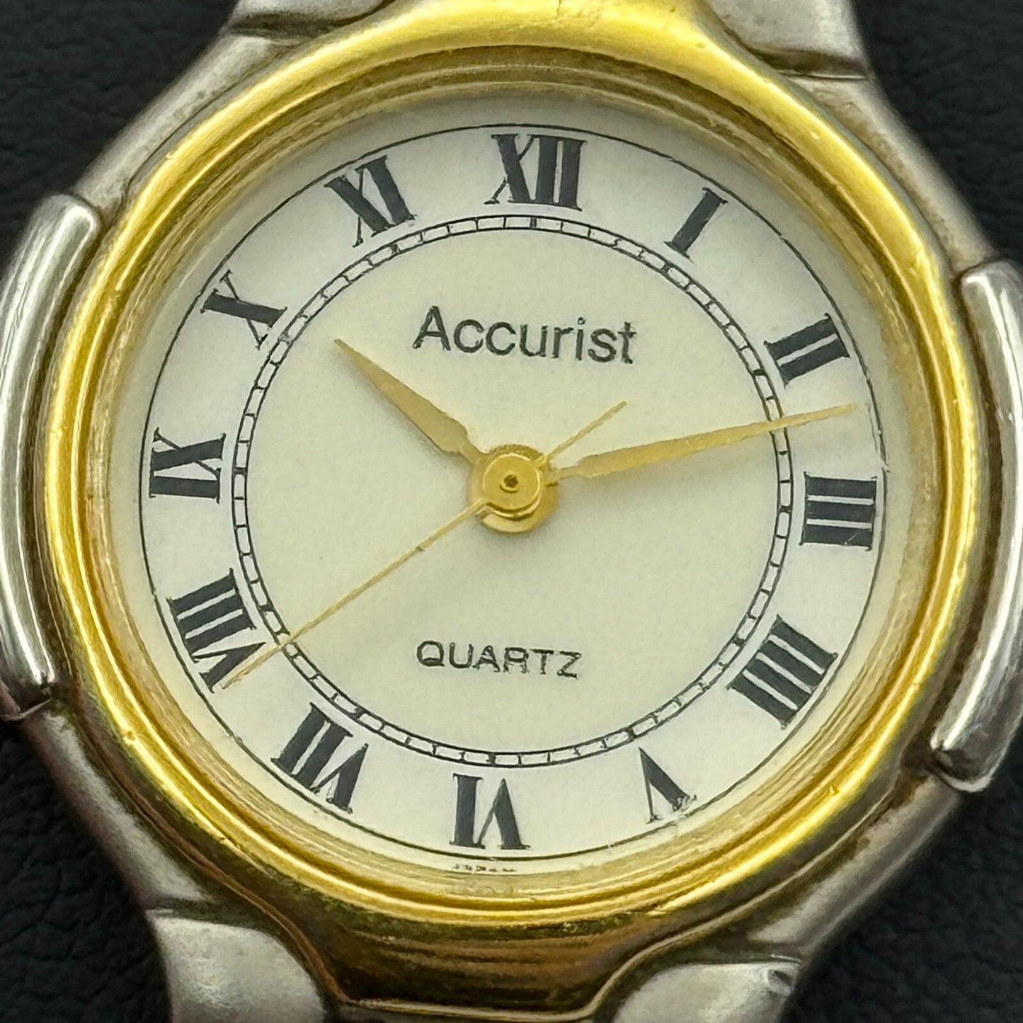 24mm Working Ladies Accurist 813000 Two Tone Vintage Quartz Watch Japan 7.3 Inch
