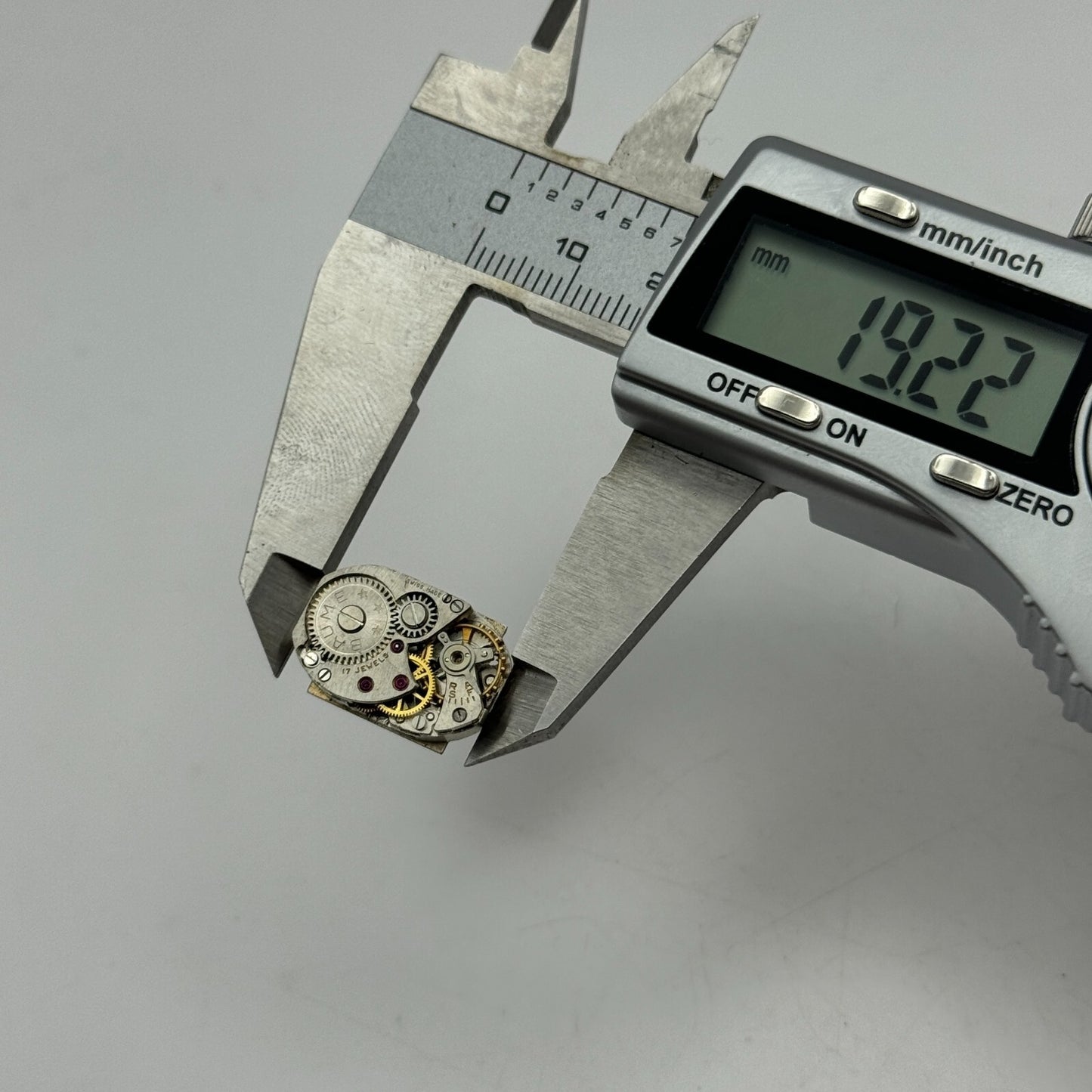 12.7mm Ladies Baume 17 Jewels Swiss Manual Wind Watch Movement Vintage PARTS