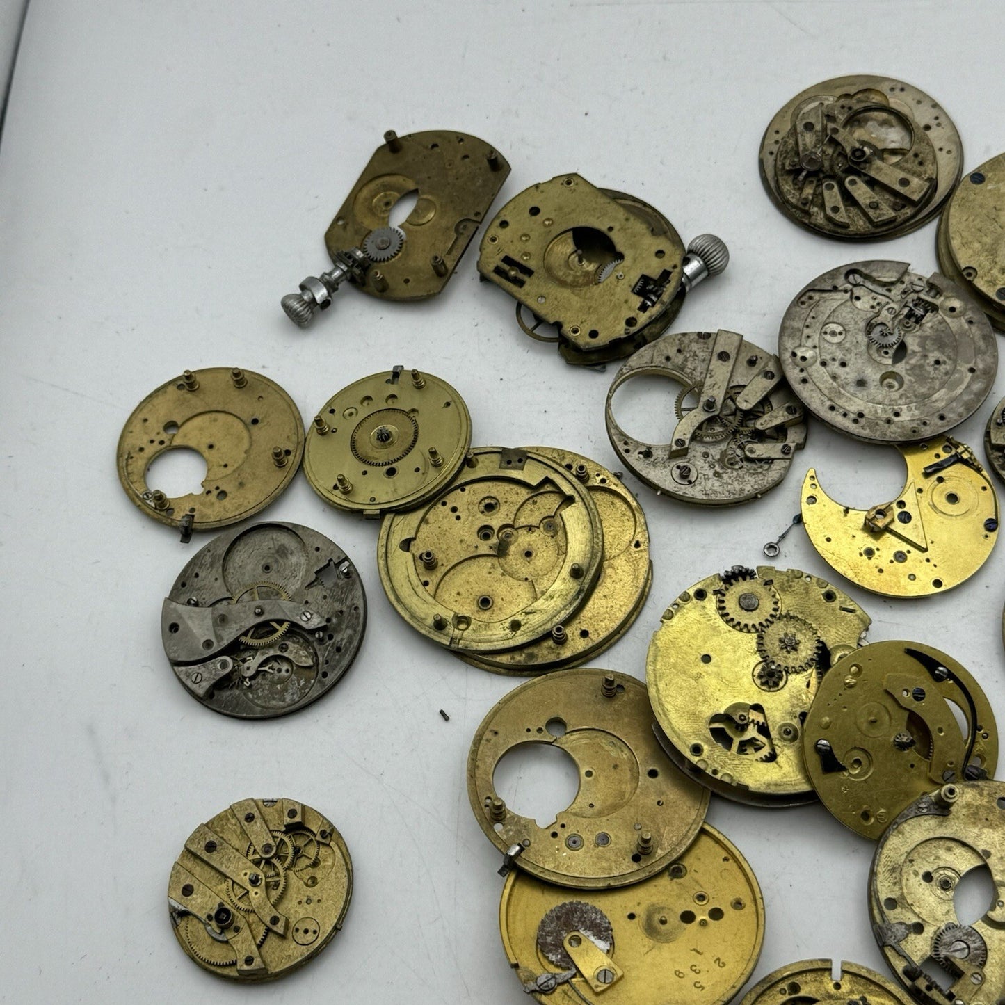 510 Grams Job Lot Of Pocket Watch Movements Parts For Spares / Repairs / Parts