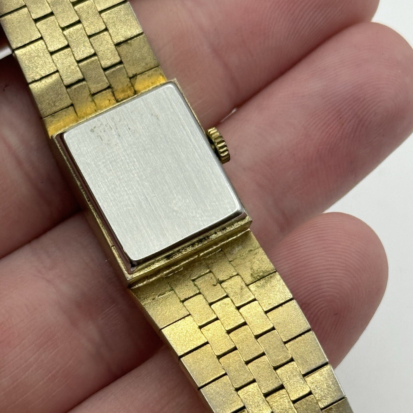16mm WORKING Ladies Gillex Swiss Gold Tone Bark Affect Manual Wind Vintage Watch