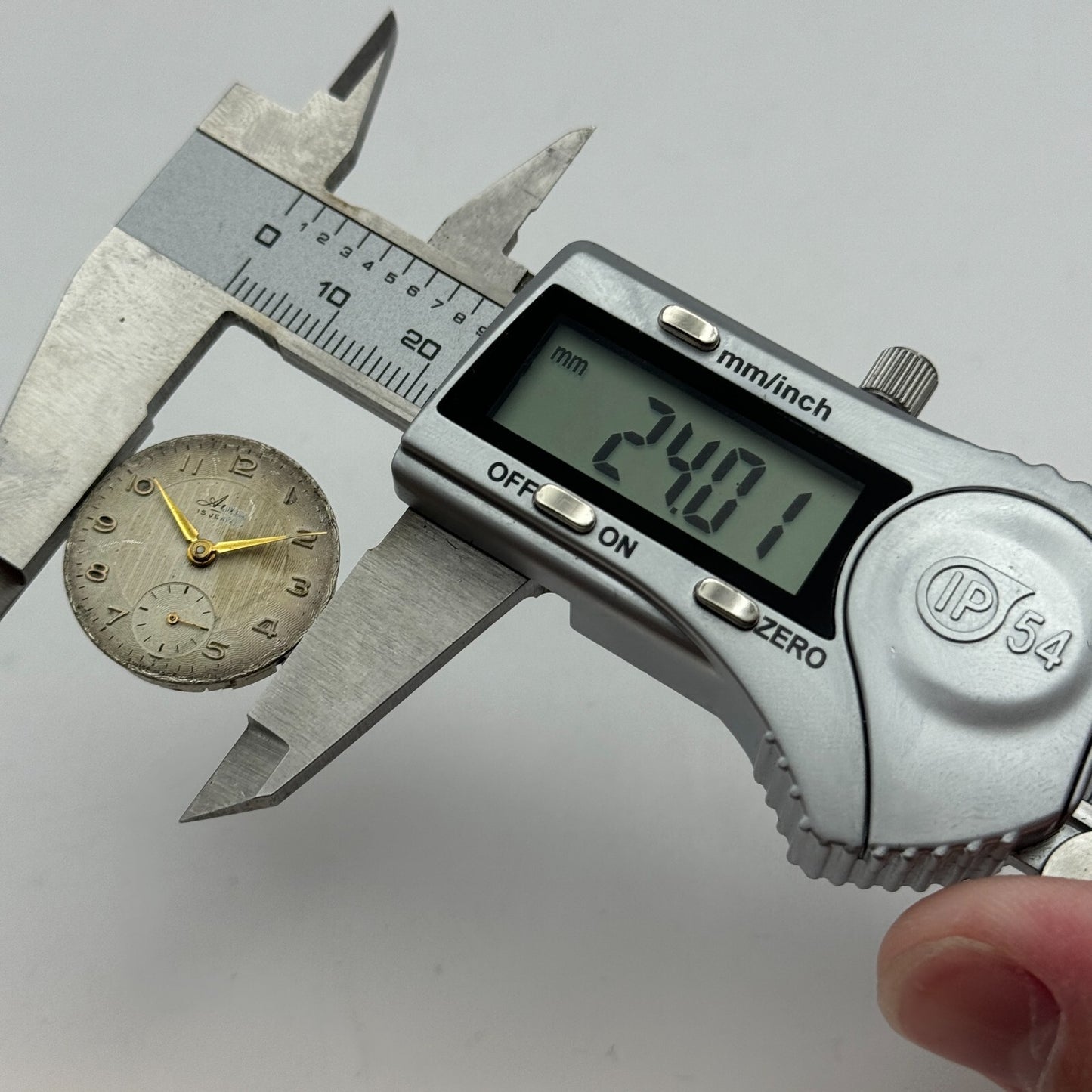 23.6mm Avia AS 1002 984 Balance Ok Watch Movement Swiss Vintage PARTS SPARES