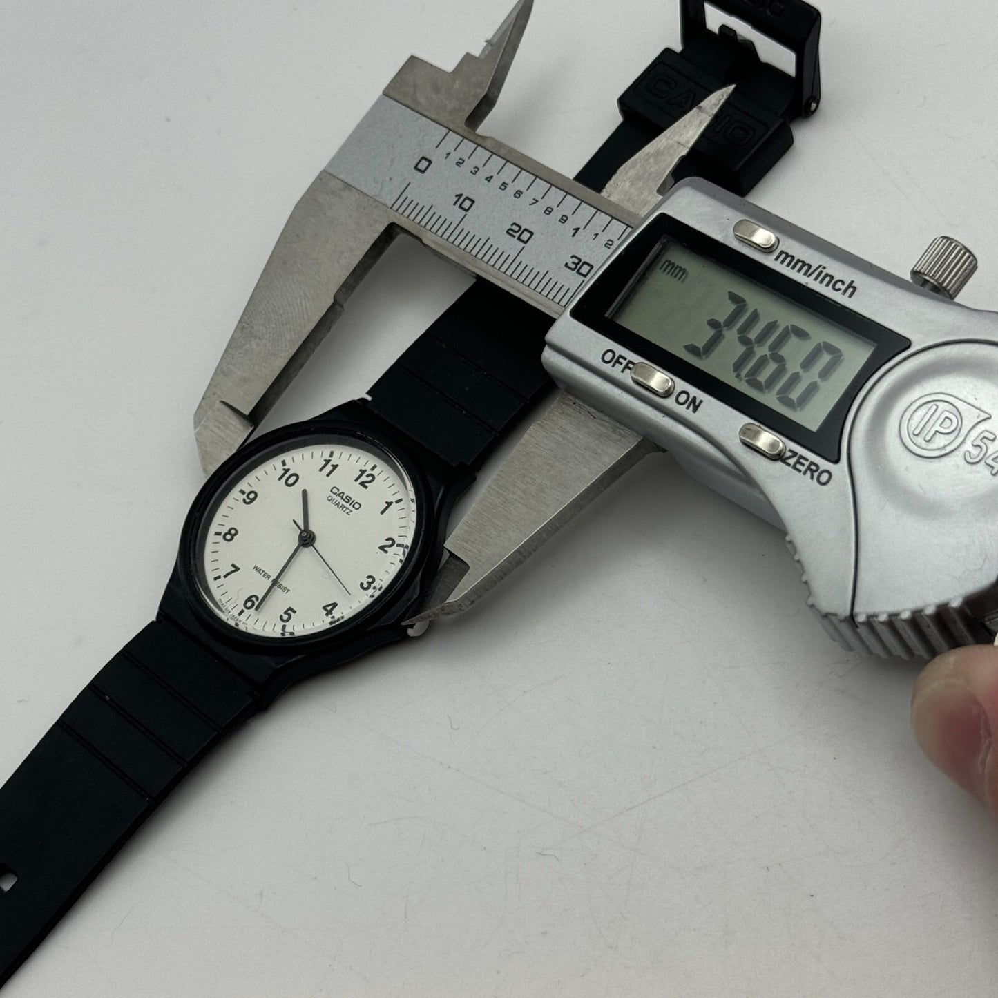 35mm Working Casio MQ-24 1330 Quartz Rubber Strap Watch New Battery 9 Inches