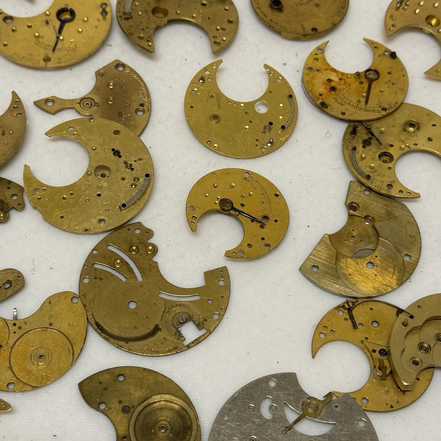 250 Grams Mixed Small Pocket Watch Movement Parts Watchmakers Job Lot Spares