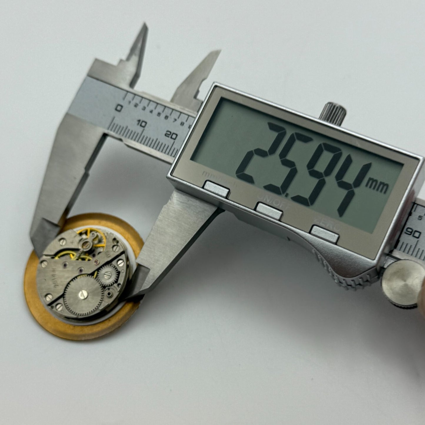 25.9mm Vintage Sekonda 2614.H Soviet USSR Manual Wind Watch Movement PART REPAIR