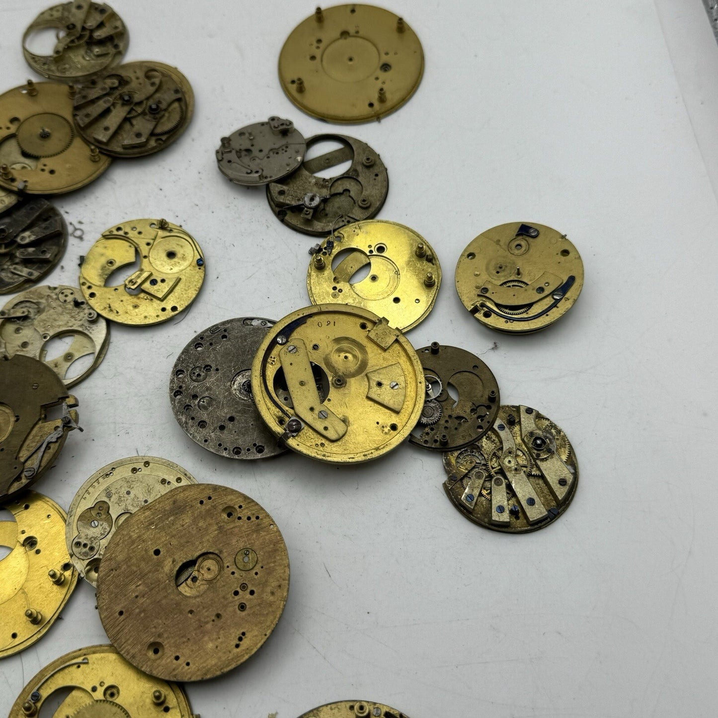 570 Grams Job Lot Of Pocket Watch Movements Parts For Spares / Repairs / Parts