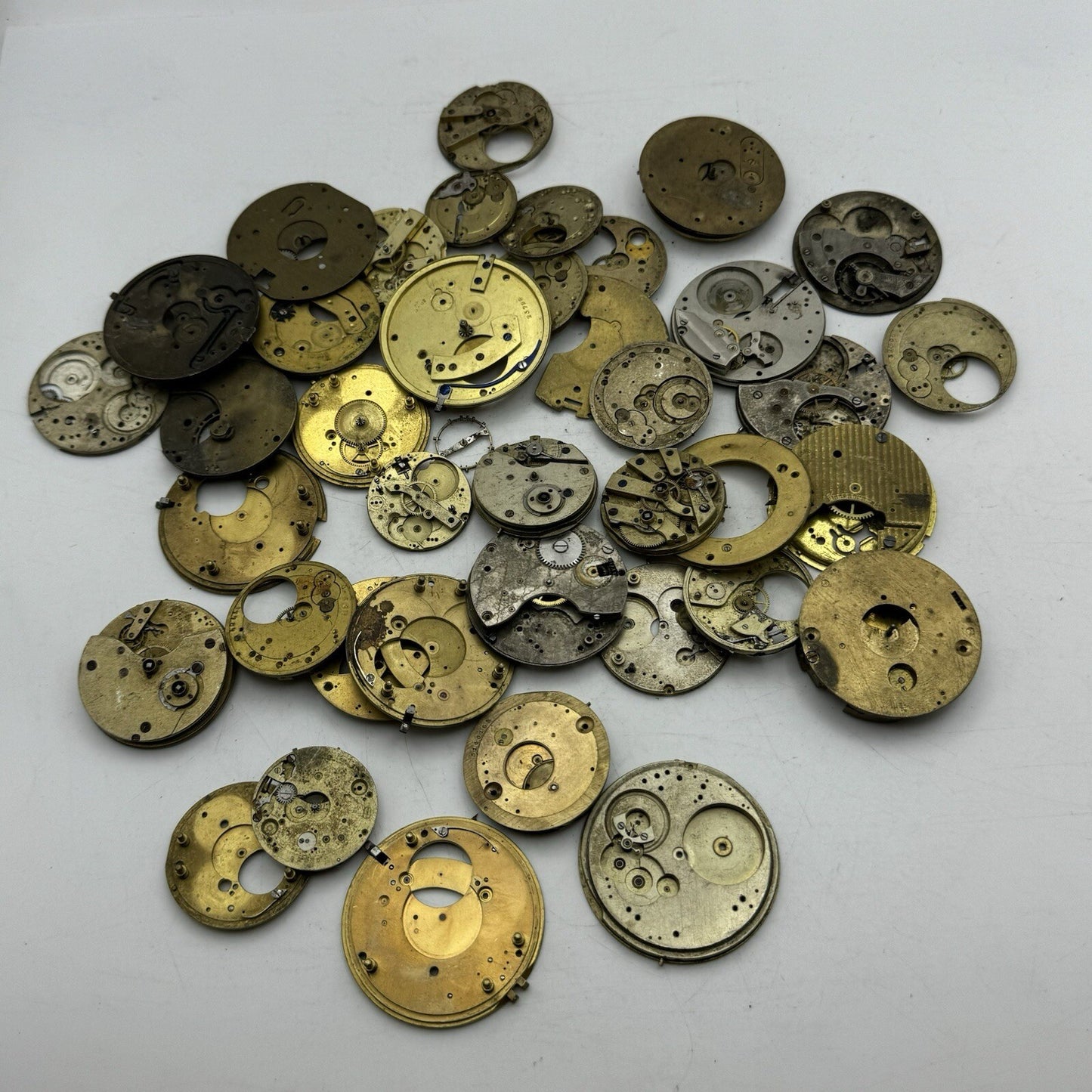 650 Grams Job Lot Of Pocket Watch Movements Parts For Spares / Repairs / Parts