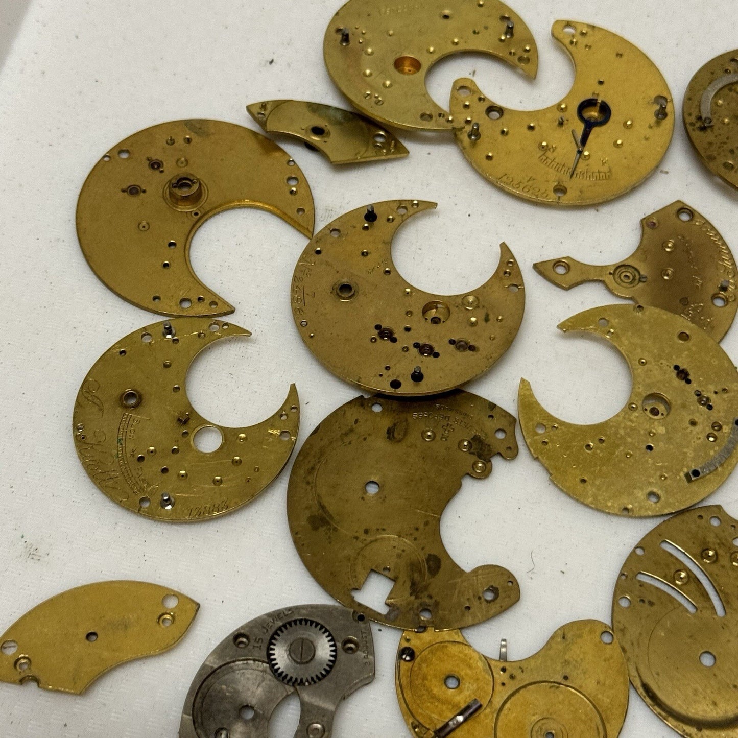 250 Grams Mixed Small Pocket Watch Movement Parts Watchmakers Job Lot Spares