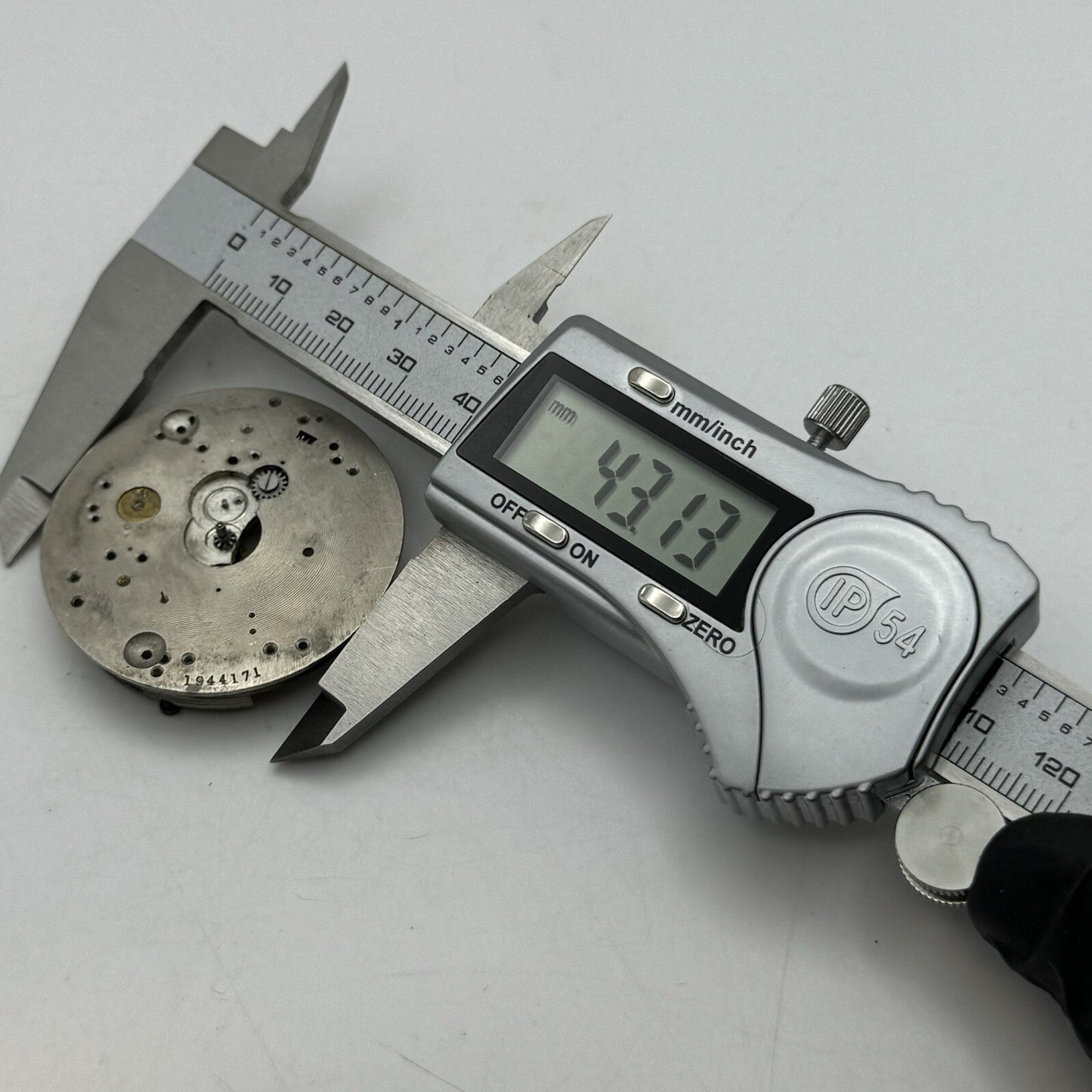 43.1mm Manual Wind Lever Adjusted Partial Pocket Watch Movement FOR PARTS Repair