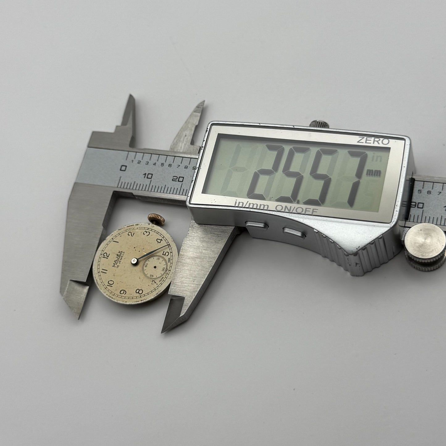 Majex Pierce 103 Watch Movement Running Manual Wind Vintage Parts Repair 23.6mm