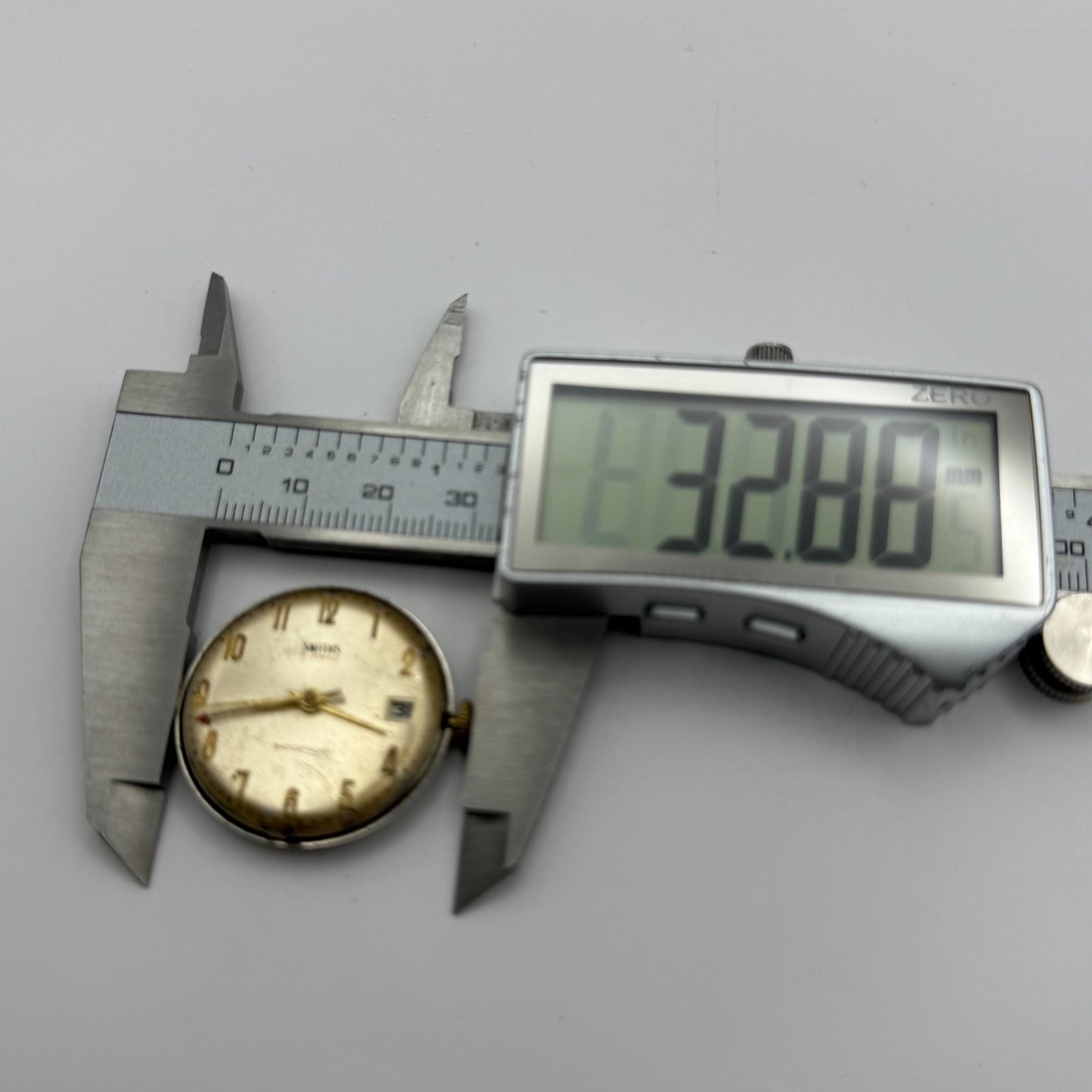 Smiths 21 Jewels Date Pointer Watch Movement Manual Wind Vintage Parts 30.4mm