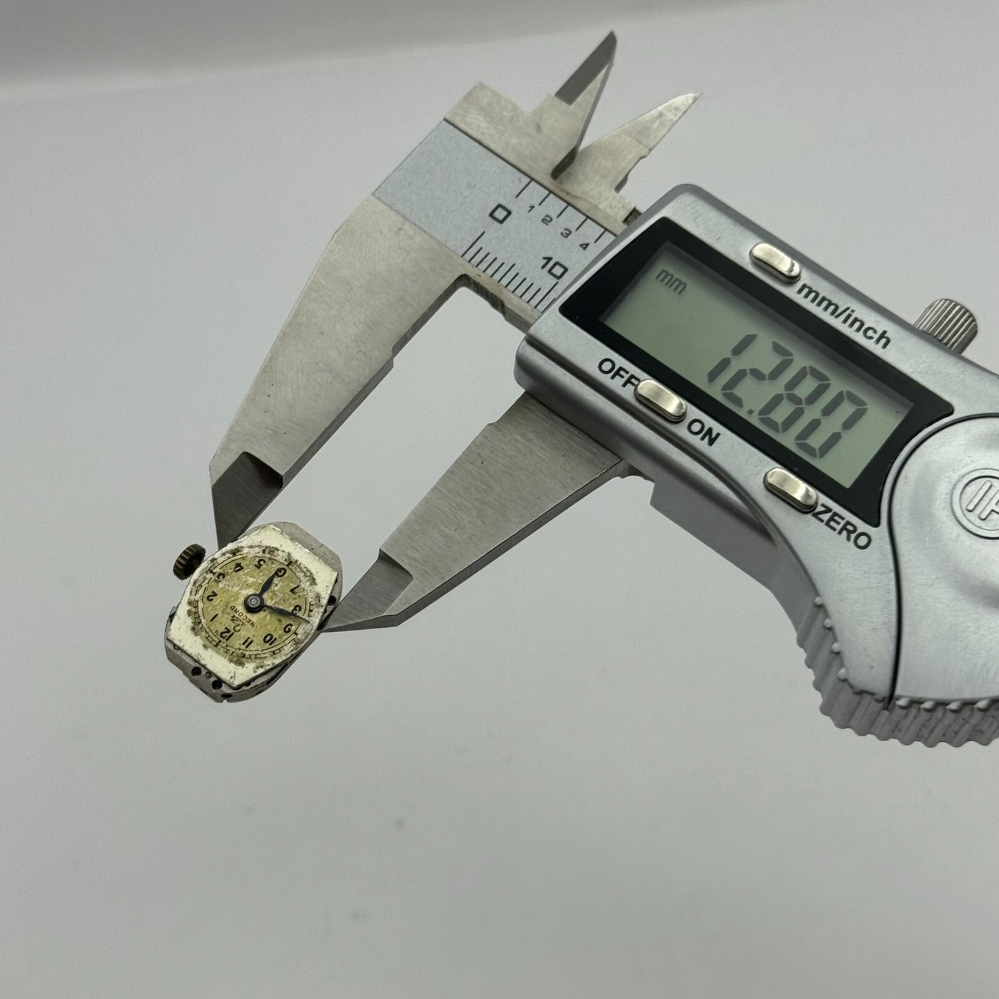 12.8mm Running Record Cal 109 Manual Wind 15 Jewels Swiss Watch Movement PARTS