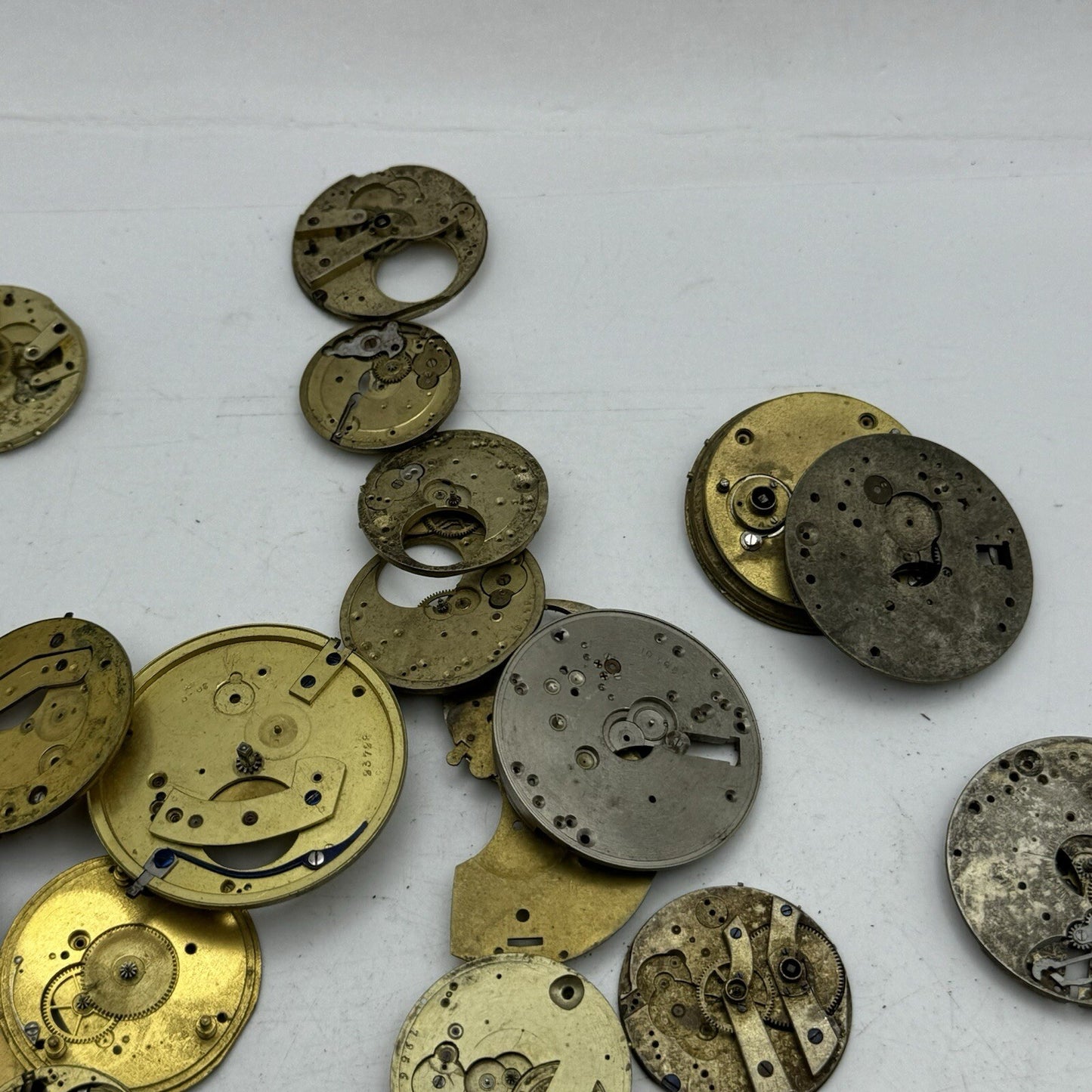 650 Grams Job Lot Of Pocket Watch Movements Parts For Spares / Repairs / Parts
