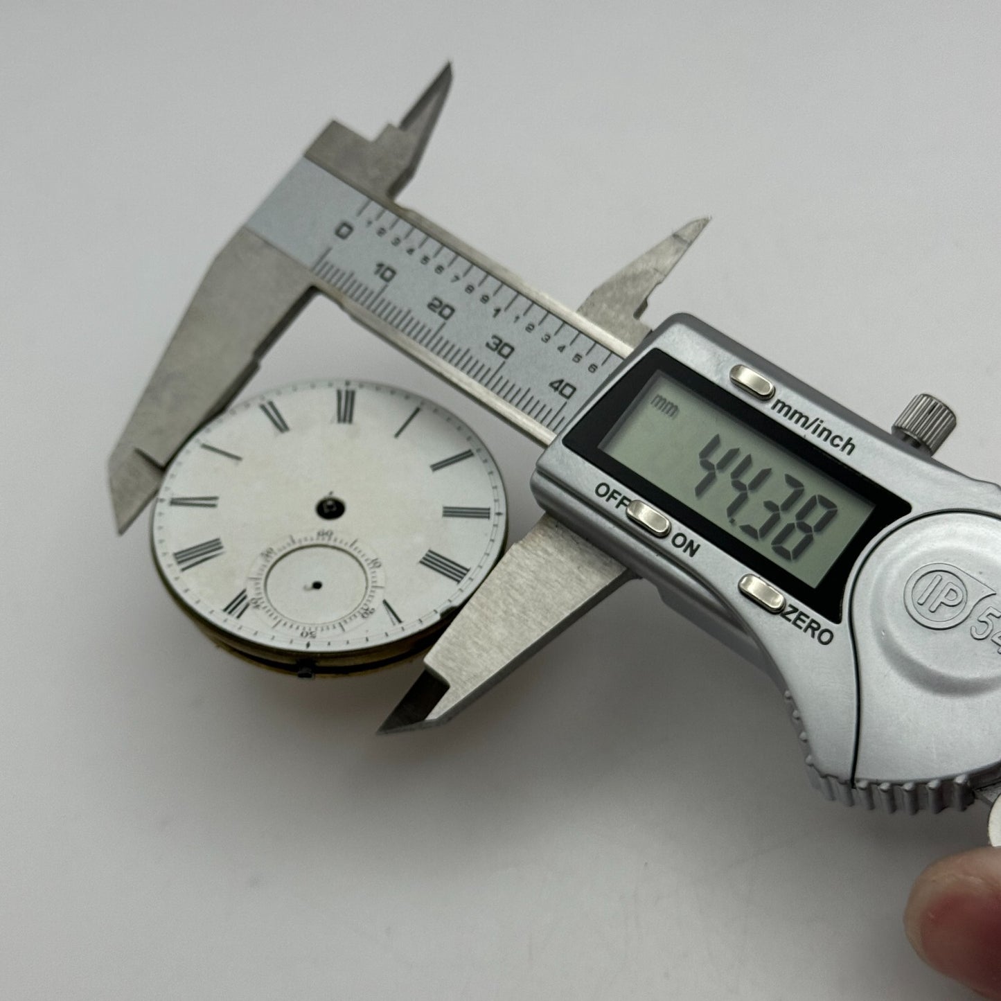 44.3mm Antique Unidentified Fusee Balance Intact Pocket Watch Movement PARTS