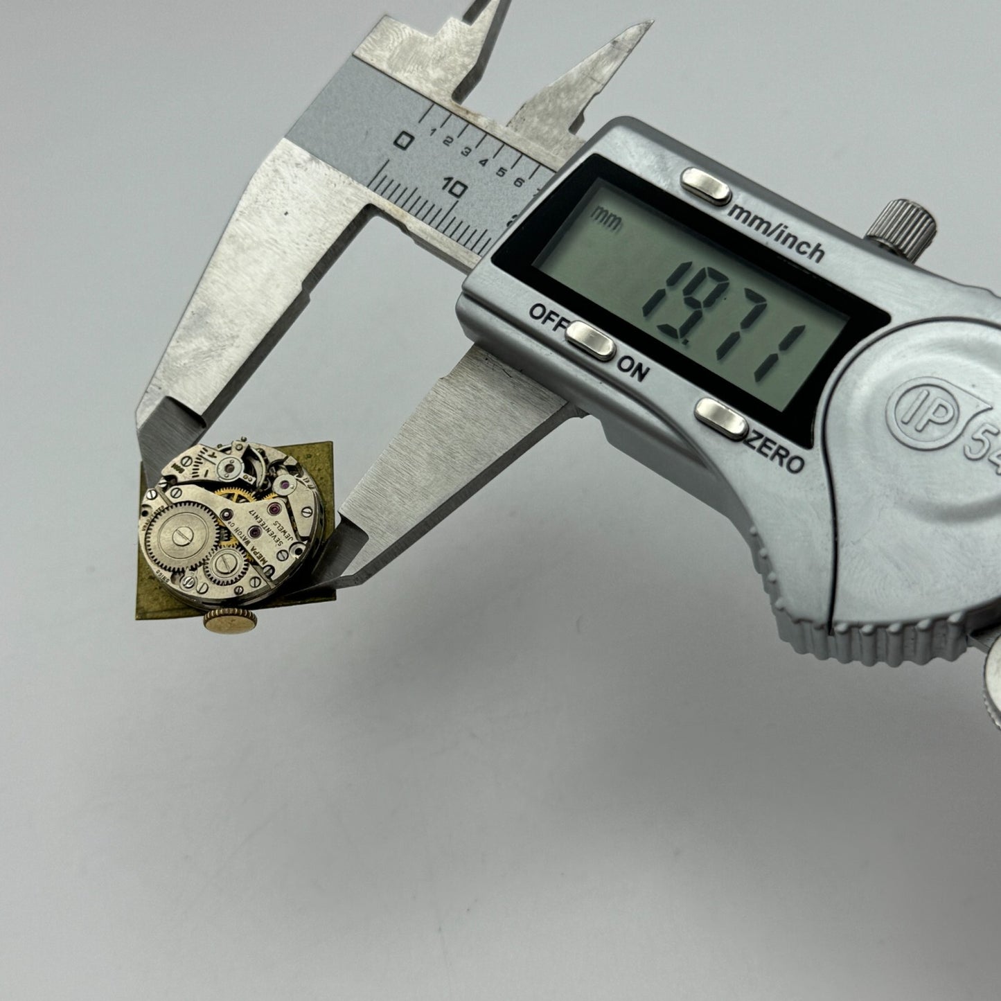 19.7mm Chalet AS 970 A Schild Manual Wind Watch Movement Swiss Vintage PARTS