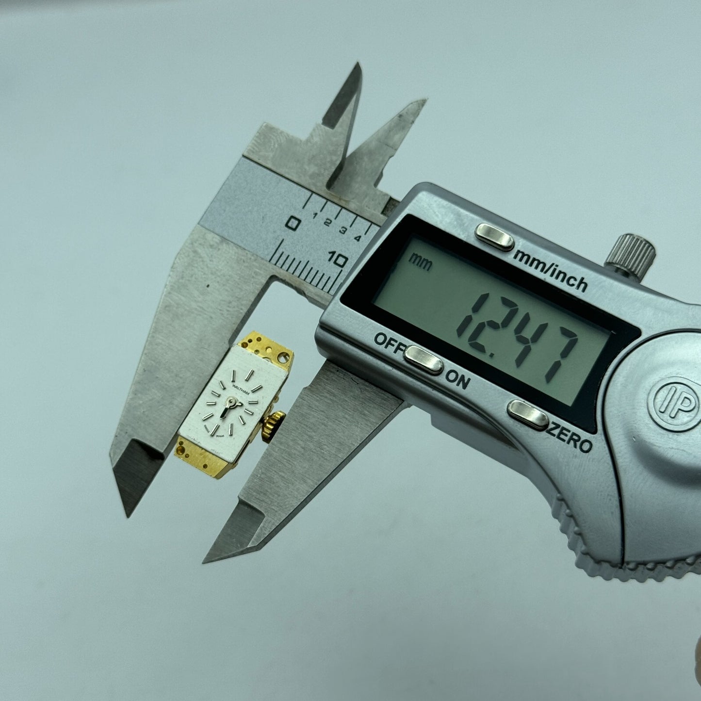 9mm Running Waltham FHF 59-21 Ladies Manual Wind Watch Movement Vintage PARTS