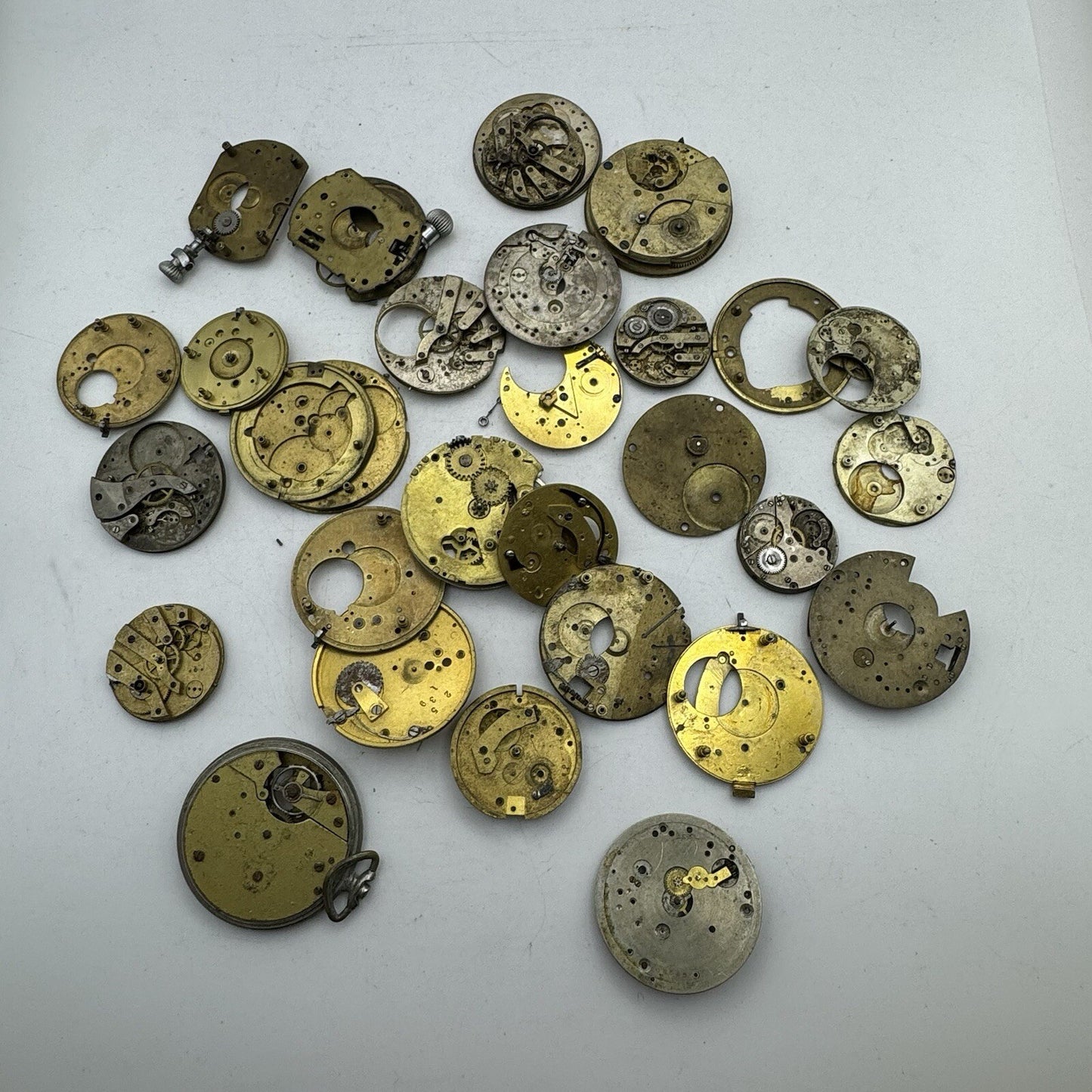 510 Grams Job Lot Of Pocket Watch Movements Parts For Spares / Repairs / Parts