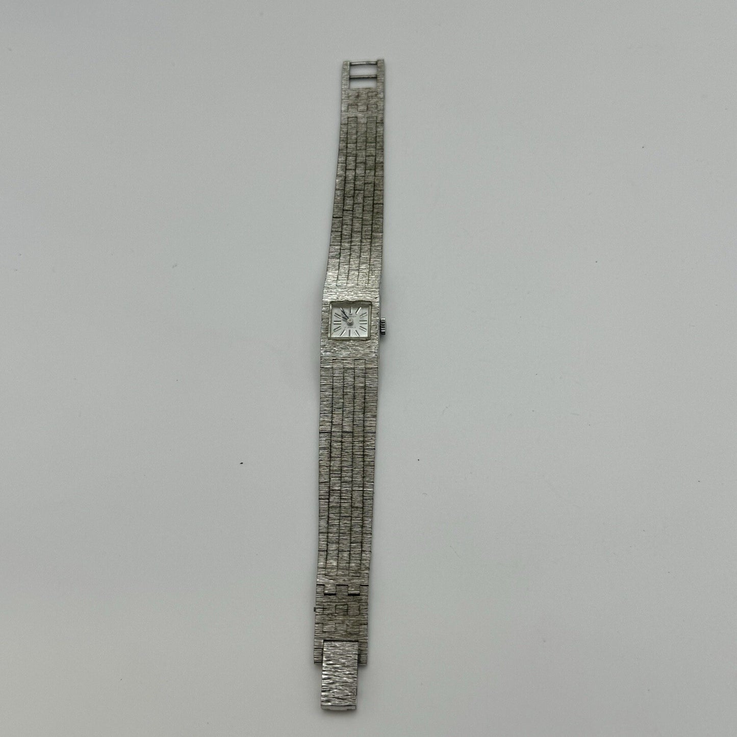 15mm WORKING Ladies Regency Silver Tone Bark Affect Manual Wind Vintage Watch