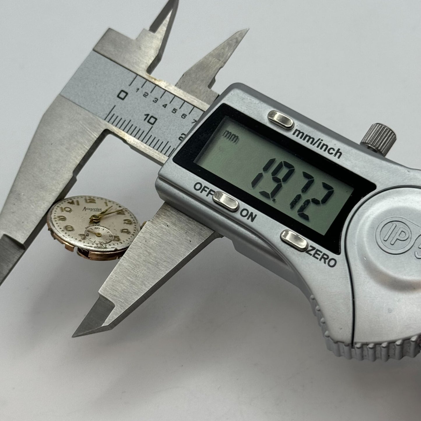 19.7mm Accurist AS A Schild 1156 Manual Wind 21 Jewel Watch Movement PARTS SPARE