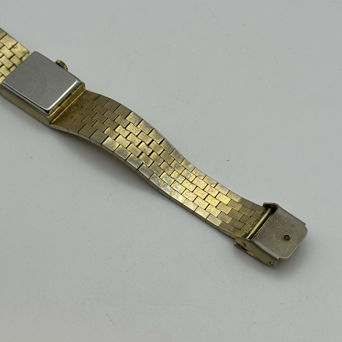 16mm WORKING Ladies Gillex Swiss Gold Tone Bark Affect Manual Wind Vintage Watch