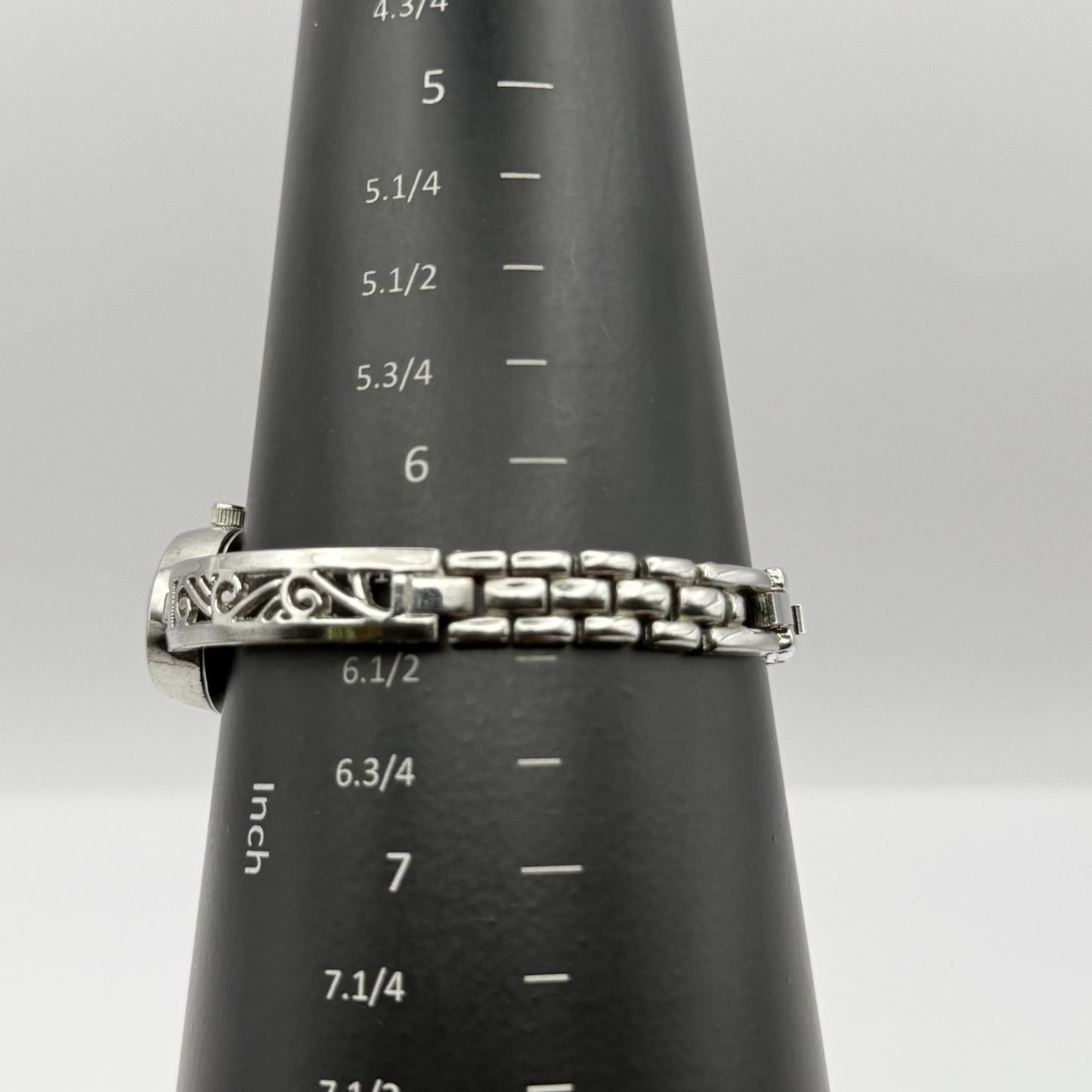 Thomas Calvi Ladies Quartz Watch Oval Dial Silver Tone Bracelet Working 21mm