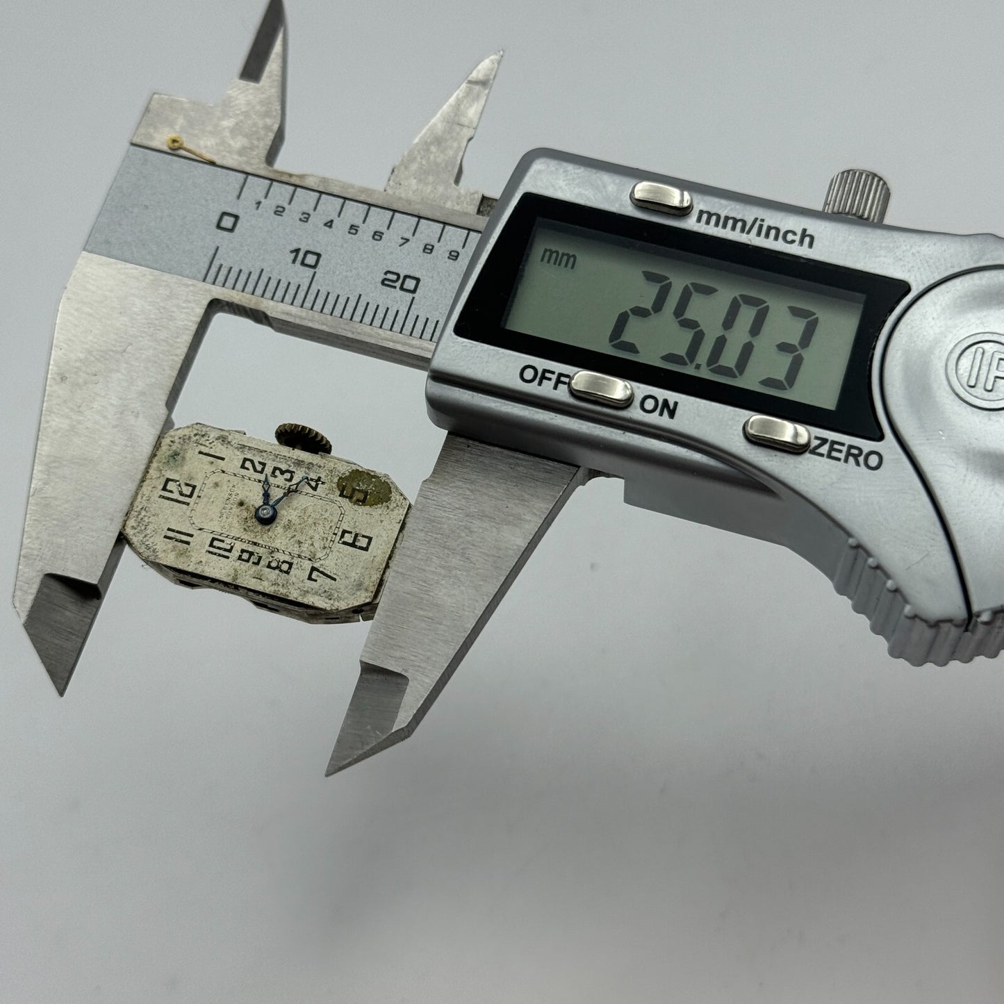 15.1mm Cyma Tavannes Ref 063 Balance Ok Swiss Watch Movement PARTS SPARES
