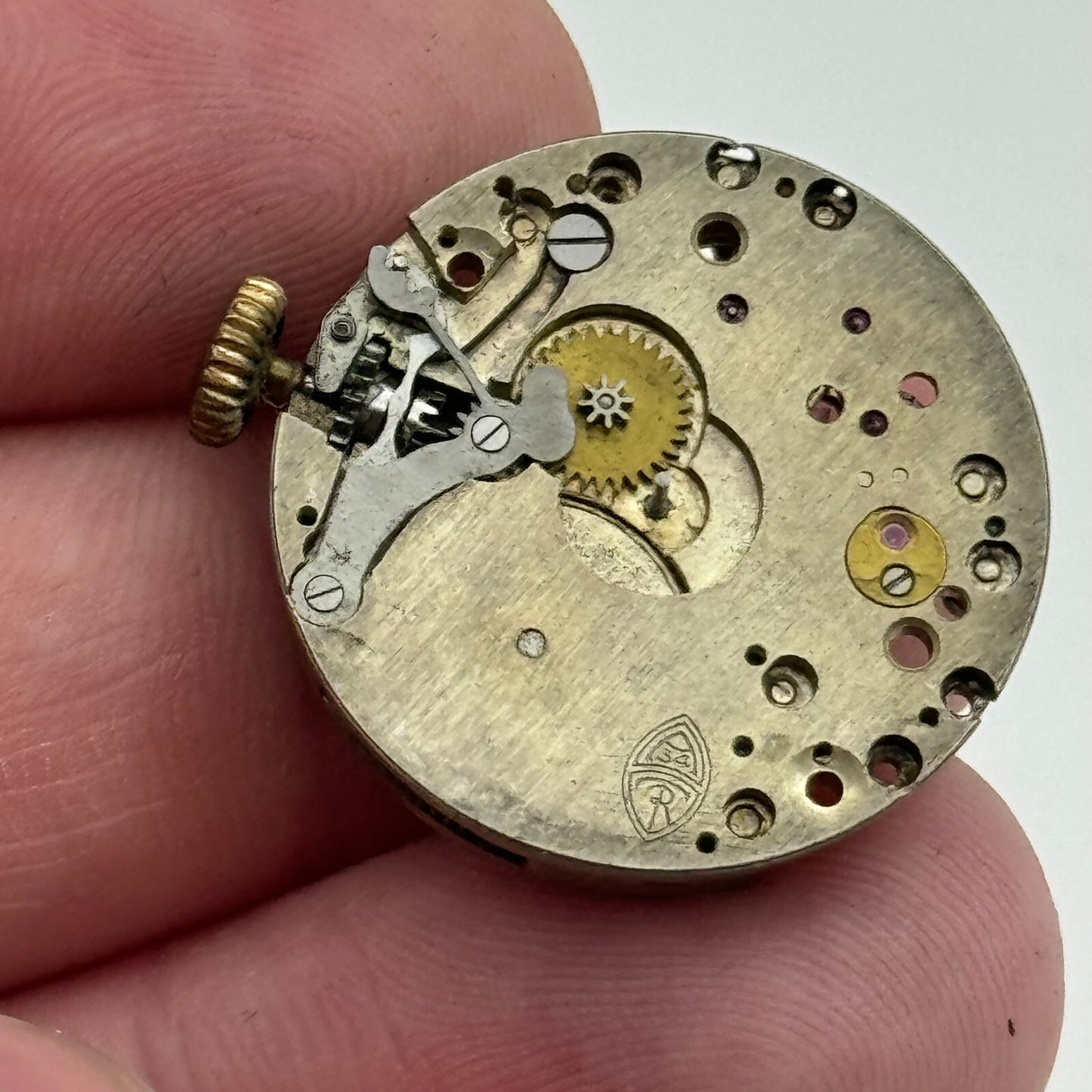 23.7mm Arogno Cal 34 Manual Wind Swiss 15 Jewels Watch Movement Vintage PARTS