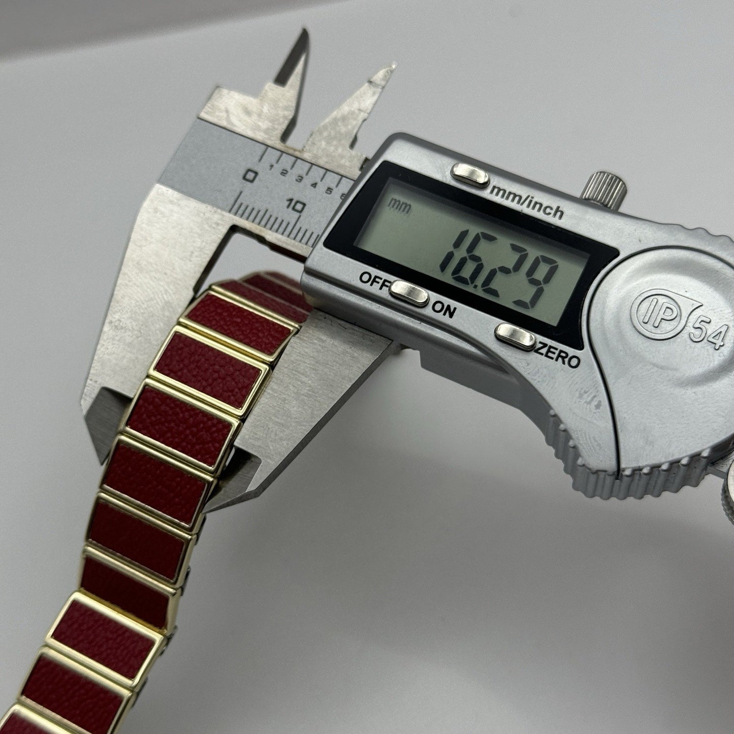 20mm Lug Rowi Fixo Flex Vintage New Old Stock NOS Expandable Strap Red Gold