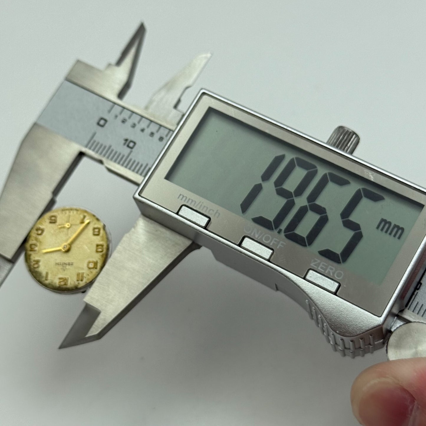 19.6mm Vintage Zenith 88 Swiss Made Manual Wind Watch Movement PARTS REPAIR