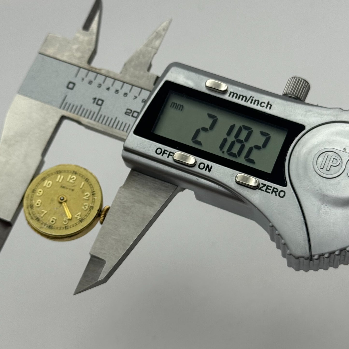 19.9mm Revue GT Cal 42 Manual Wind Watch Movement Swiss Vintage PARTS SPARES