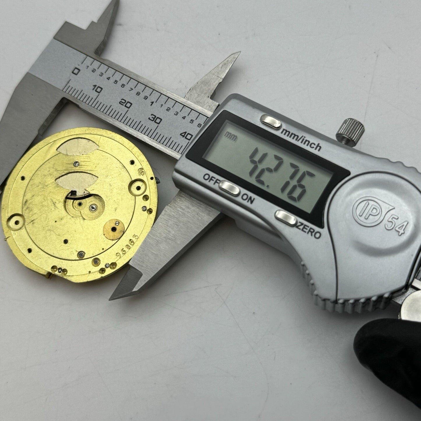 42.7mm Manual Wind Unidentified Quality Pocket Watch Movement FOR PARTS Restore