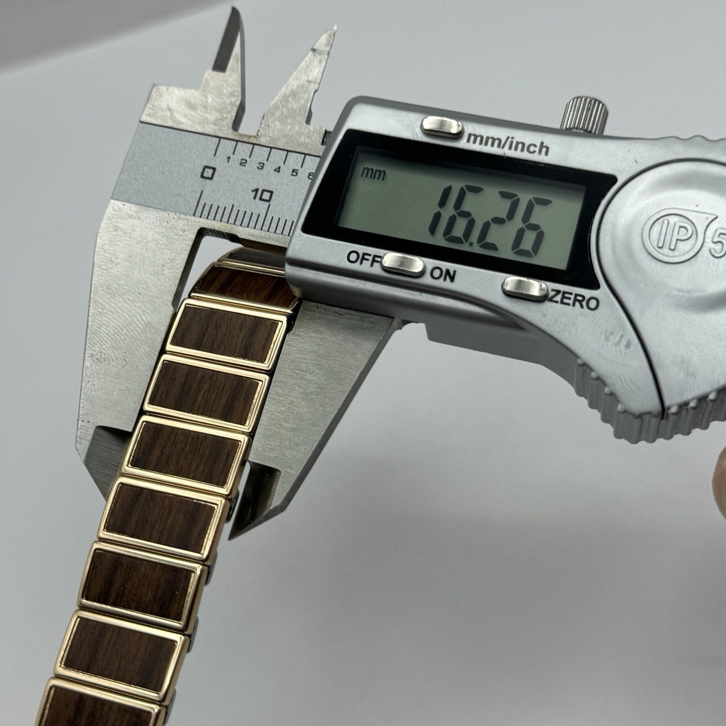 20mm Lug Rowi Fixo Flex Vintage New Old Stock NOS Expandable Strap Wood Effect