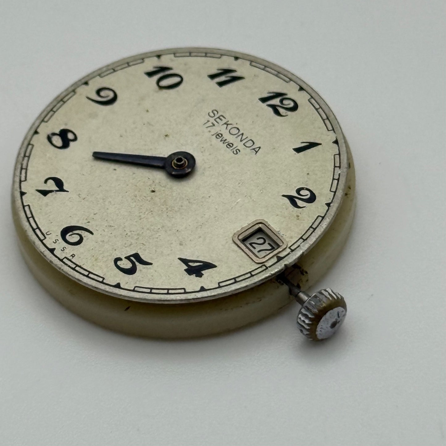 Sekonda 3942 Date Watch Movement Soviet Manual Wind Vintage Parts 26.7mm