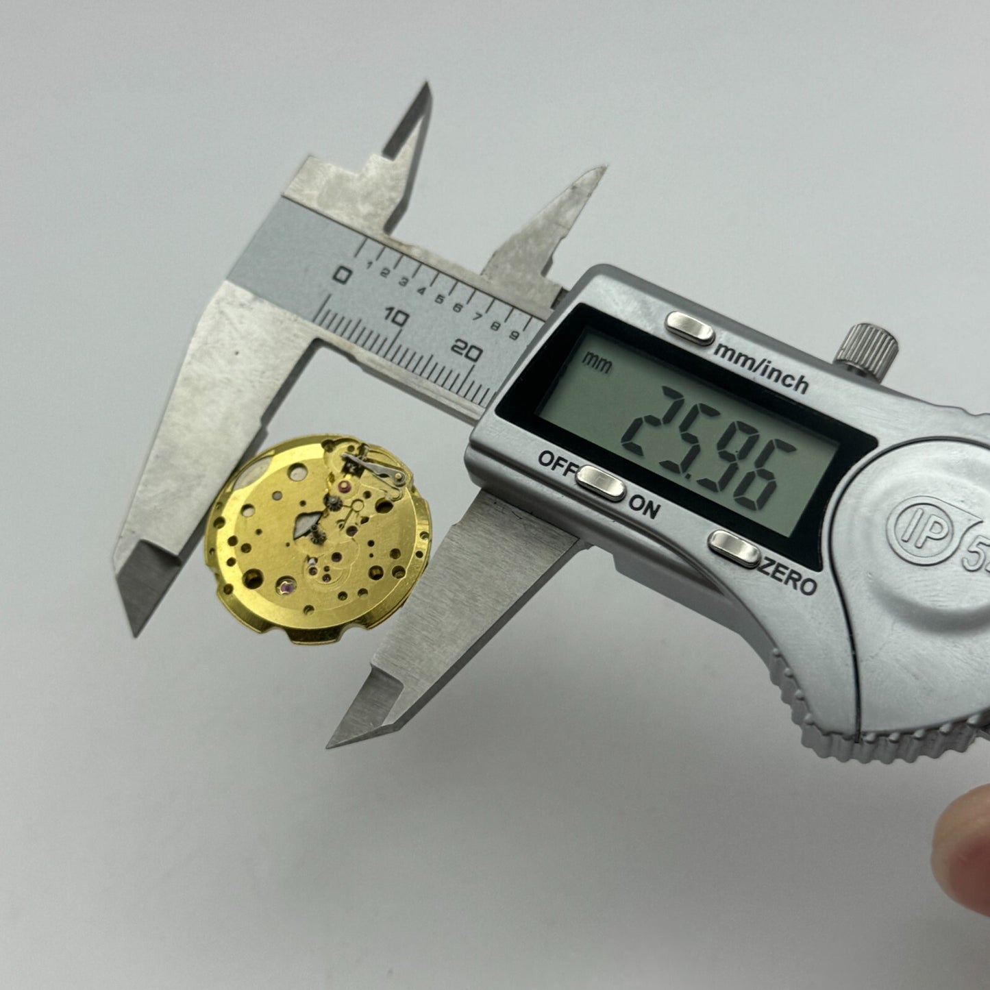25.9mm Waltham SGT 140-A E4 Manual Wind Watch Movement Swiss Vintage PARTS SPARE