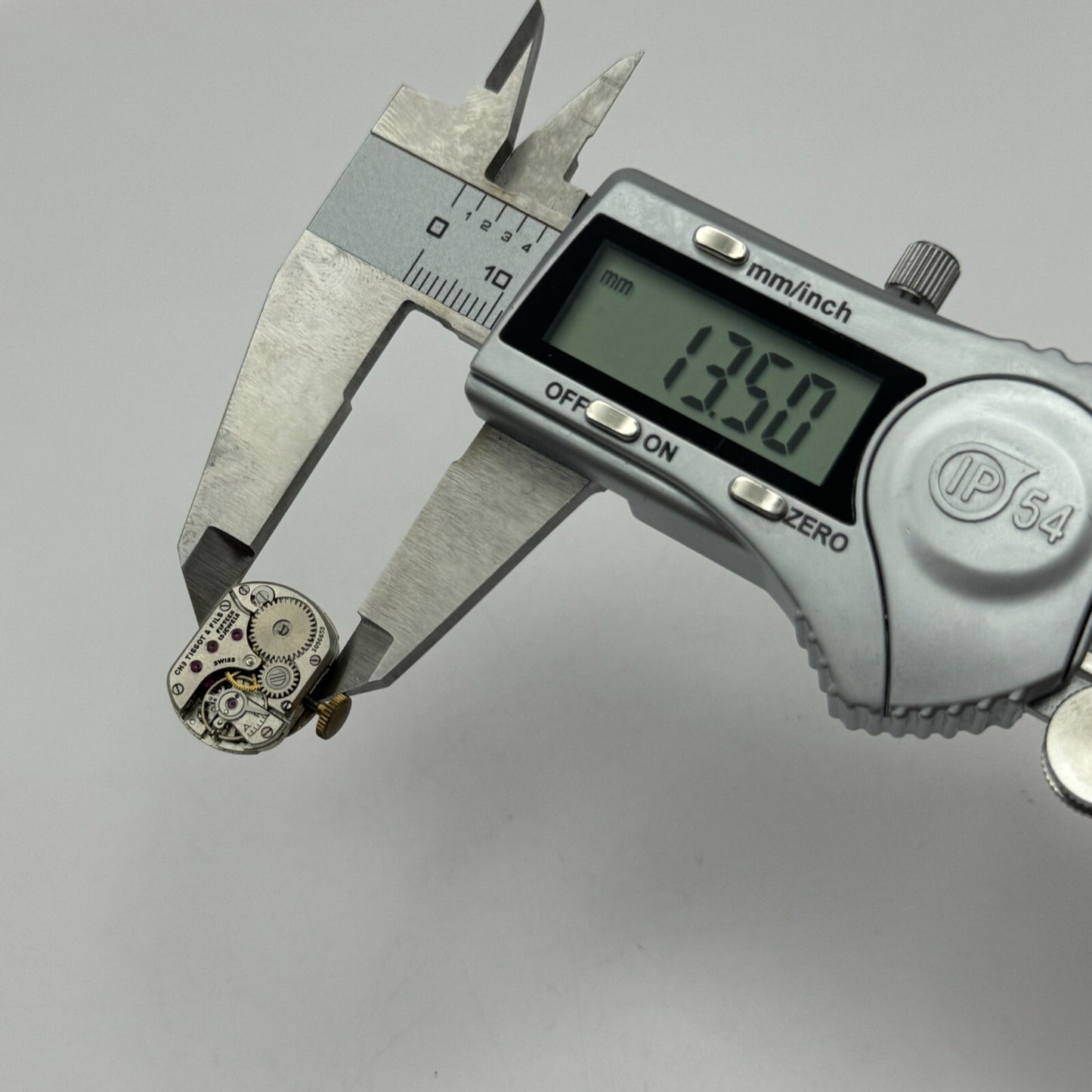 13.5mm Tissot 13.6 Swiss 15 Jewels Manual Wind Ladies Watch Movement PARTS